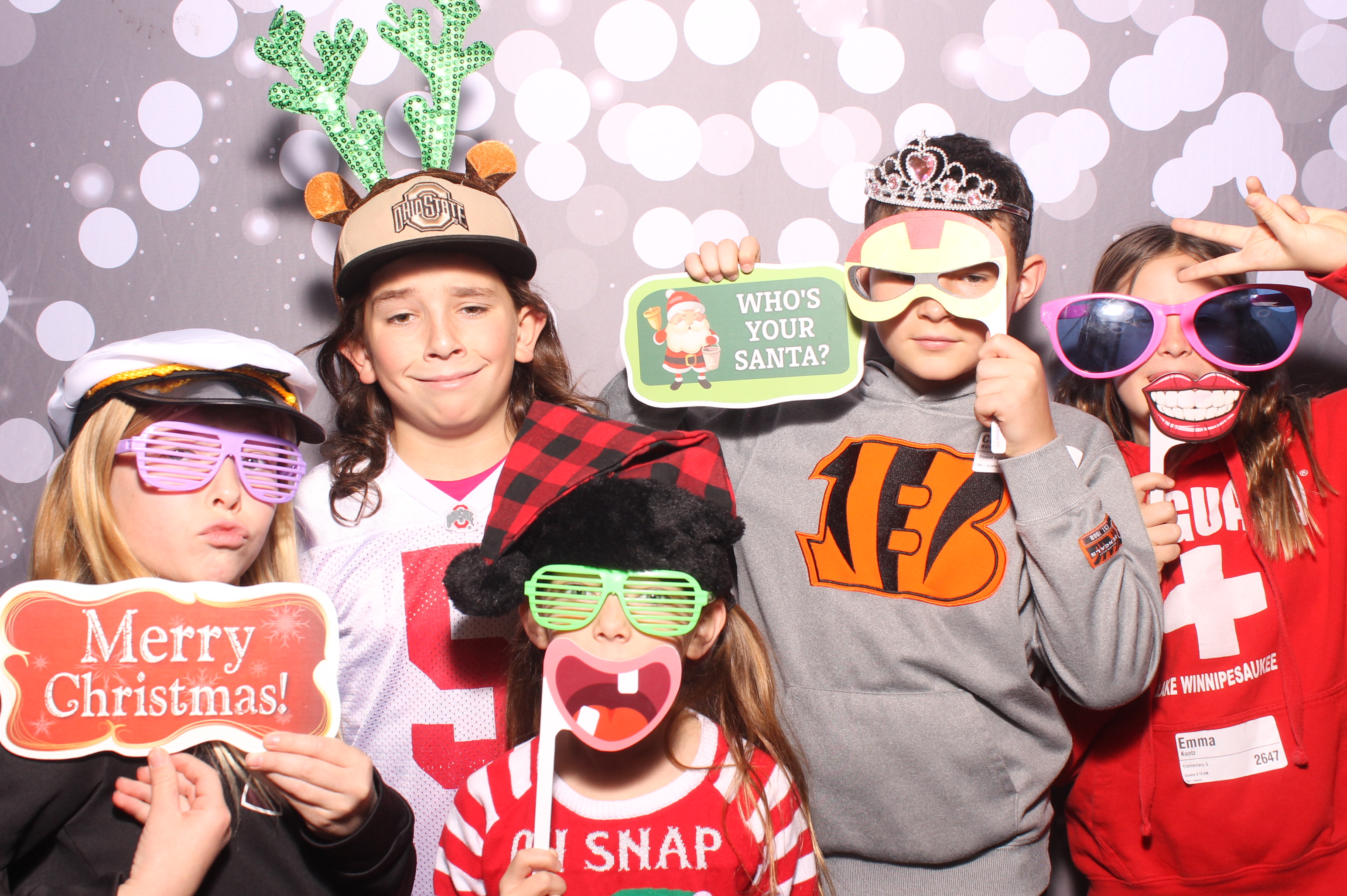 Crossroads Mason - Friendmas! | View more photos from the event at gallery.photoboothcincy.com/u/PhotoBoothCincy/Crossroads-Mason-Friendmas