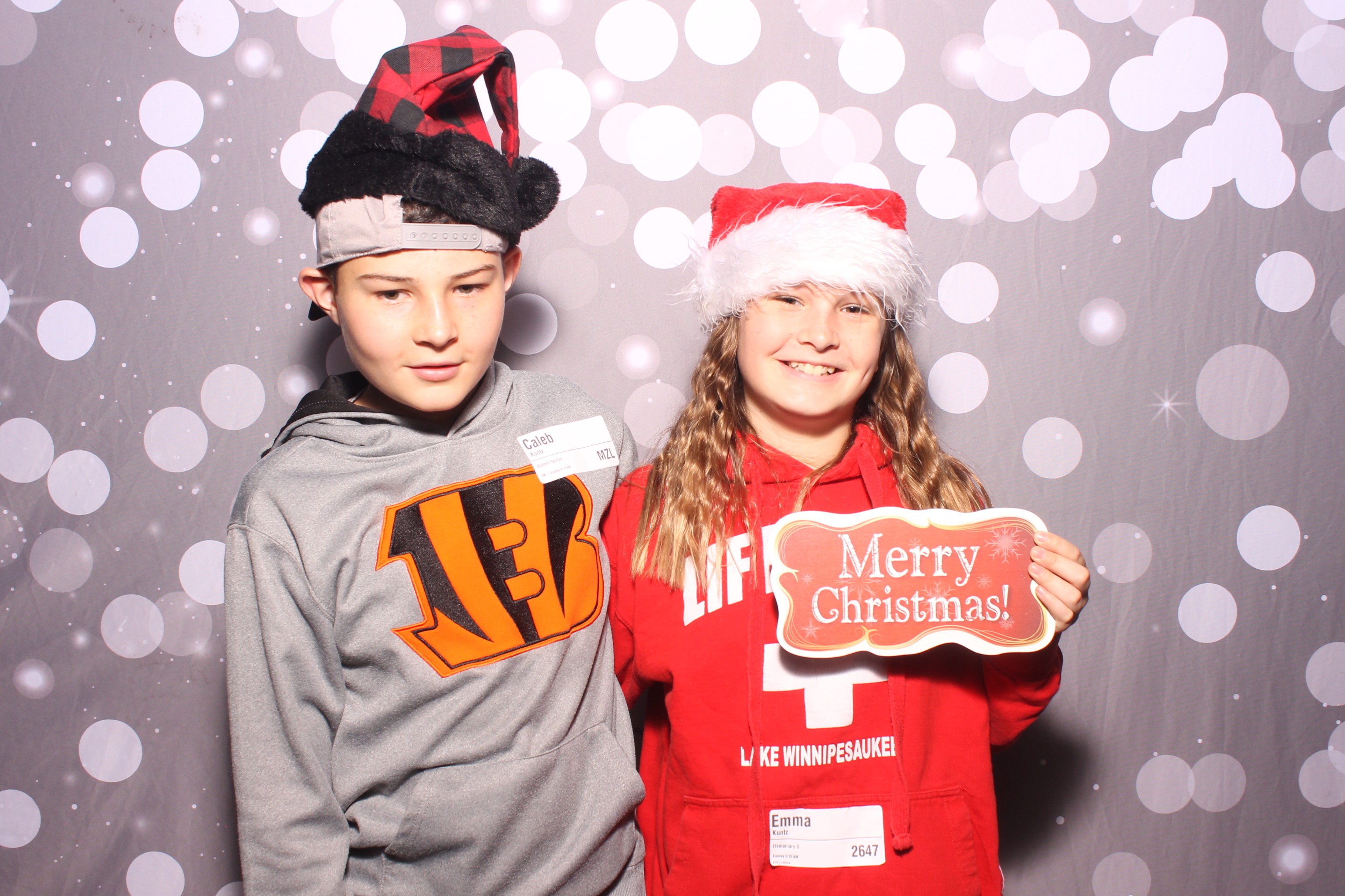 Crossroads Mason - Friendmas! | View more photos from the event at gallery.photoboothcincy.com/u/PhotoBoothCincy/Crossroads-Mason-Friendmas