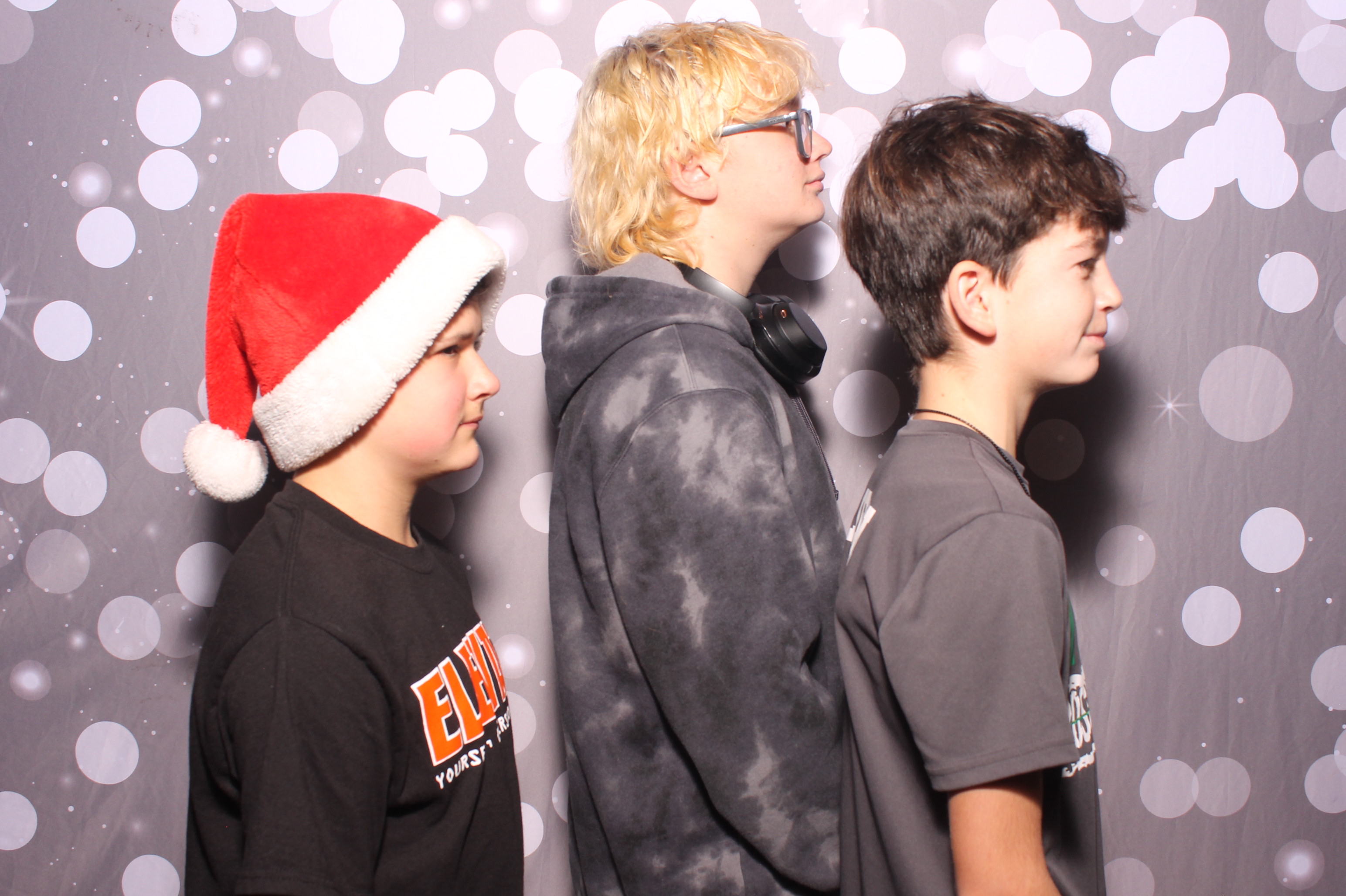 Crossroads Mason - Friendmas! | View more photos from the event at gallery.photoboothcincy.com/u/PhotoBoothCincy/Crossroads-Mason-Friendmas