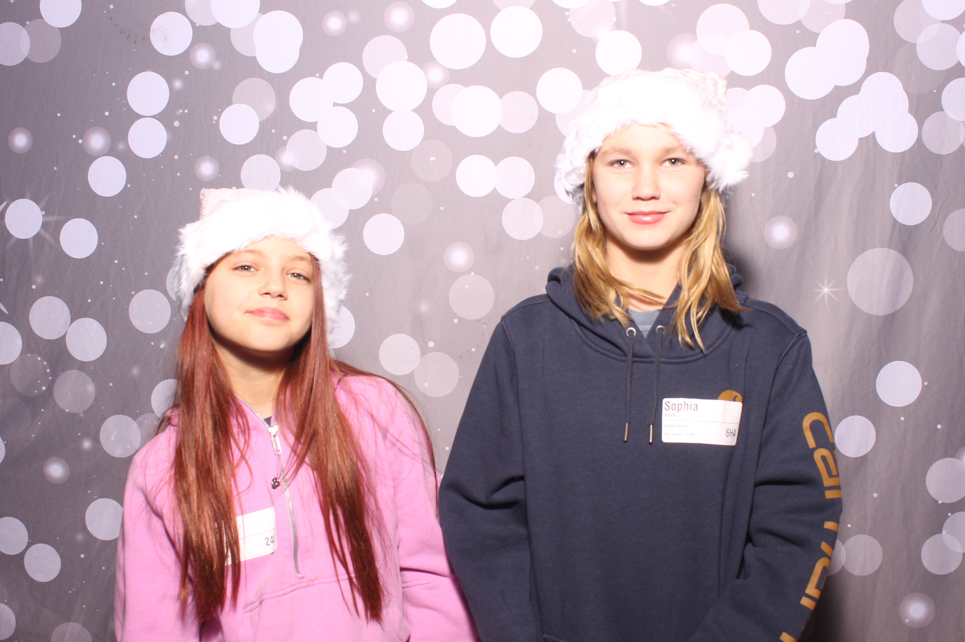 Crossroads Mason - Friendmas! | View more photos from the event at gallery.photoboothcincy.com/u/PhotoBoothCincy/Crossroads-Mason-Friendmas