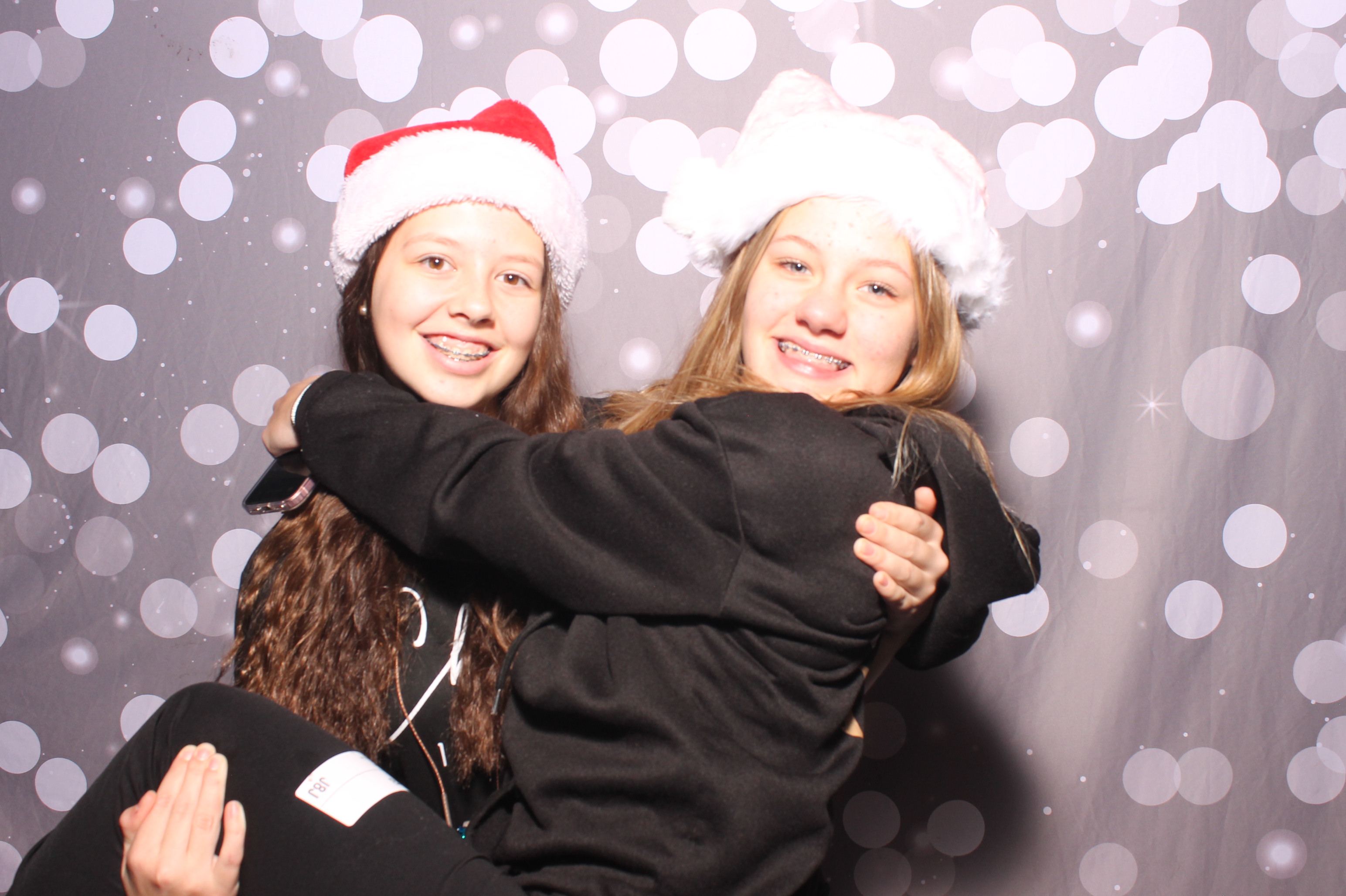 Crossroads Mason - Friendmas! | View more photos from the event at gallery.photoboothcincy.com/u/PhotoBoothCincy/Crossroads-Mason-Friendmas