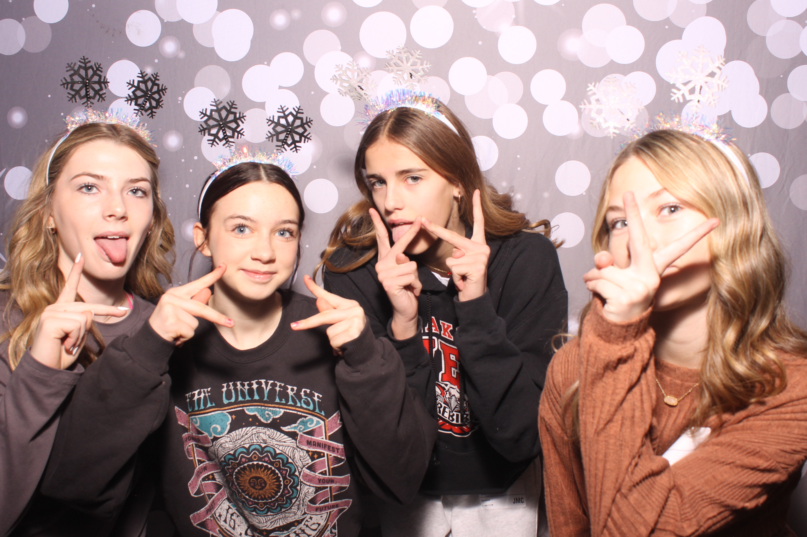Crossroads Mason - Friendmas! | View more photos from the event at gallery.photoboothcincy.com/u/PhotoBoothCincy/Crossroads-Mason-Friendmas