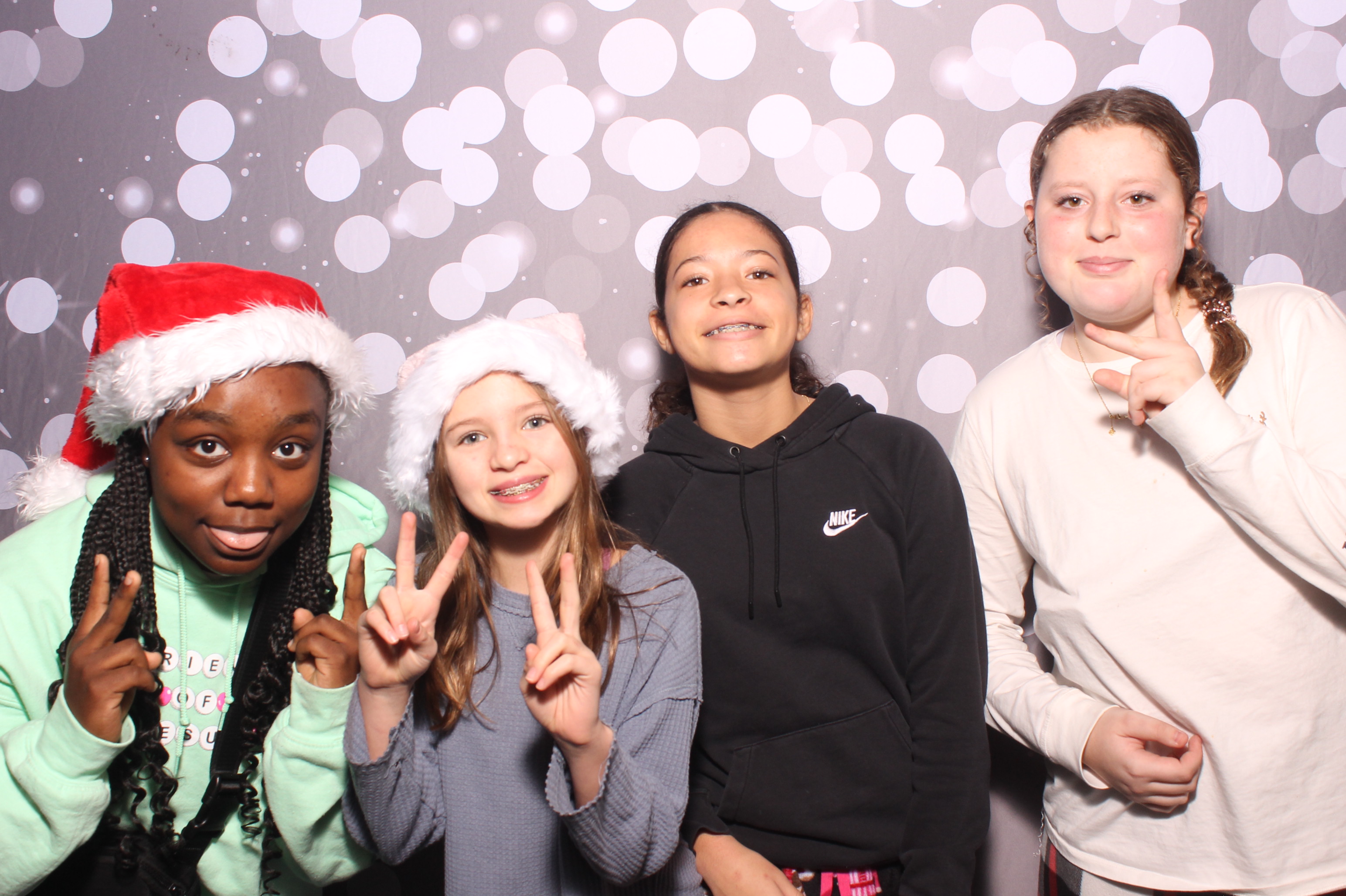 Crossroads Mason - Friendmas! | View more photos from the event at gallery.photoboothcincy.com/u/PhotoBoothCincy/Crossroads-Mason-Friendmas