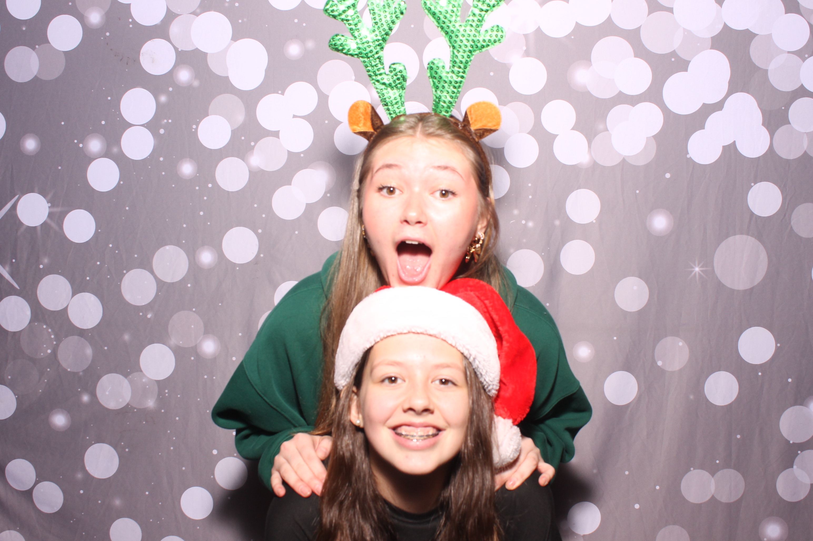 Crossroads Mason - Friendmas! | View more photos from the event at gallery.photoboothcincy.com/u/PhotoBoothCincy/Crossroads-Mason-Friendmas