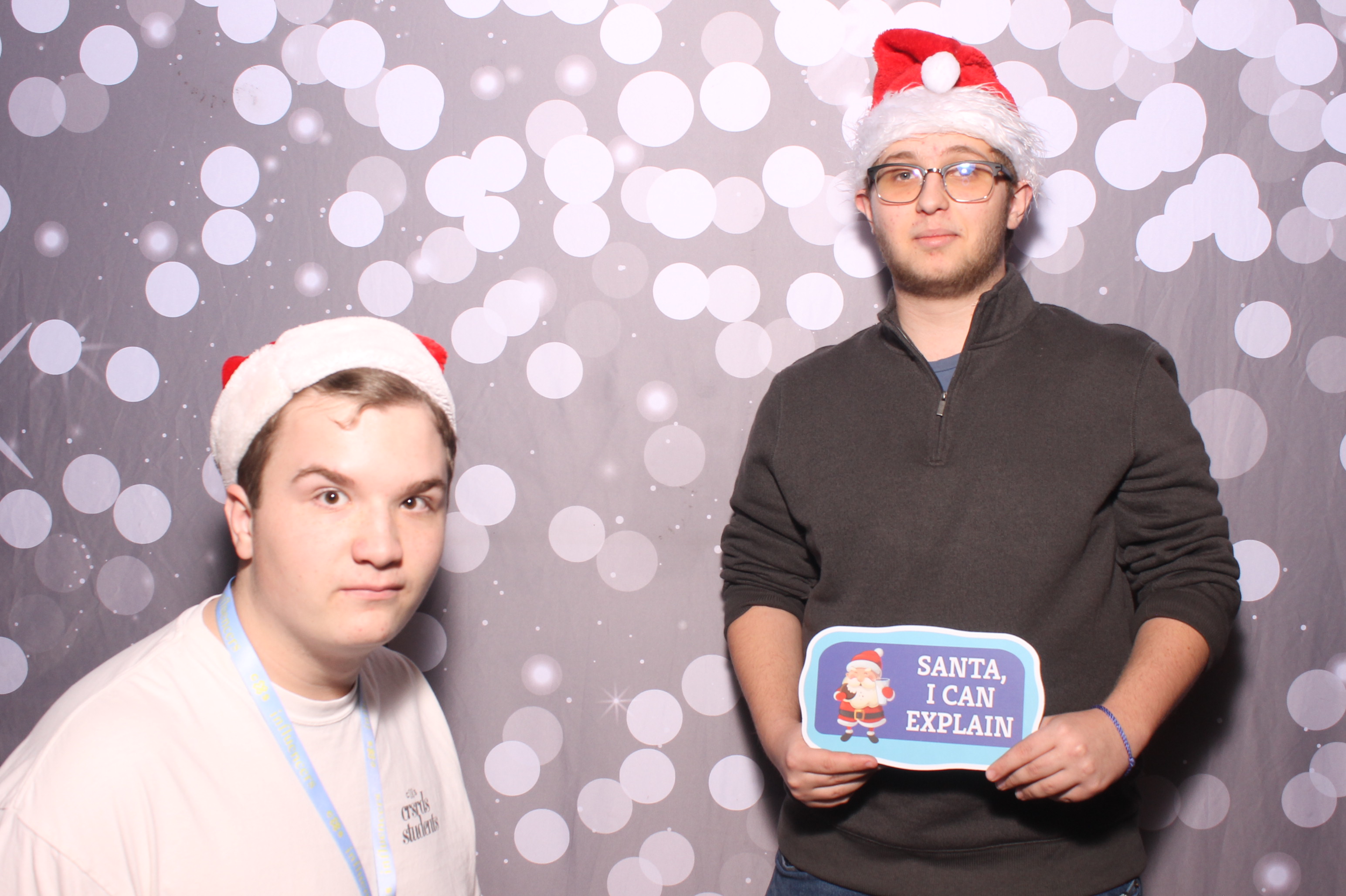 Crossroads Mason - Friendmas! | View more photos from the event at gallery.photoboothcincy.com/u/PhotoBoothCincy/Crossroads-Mason-Friendmas