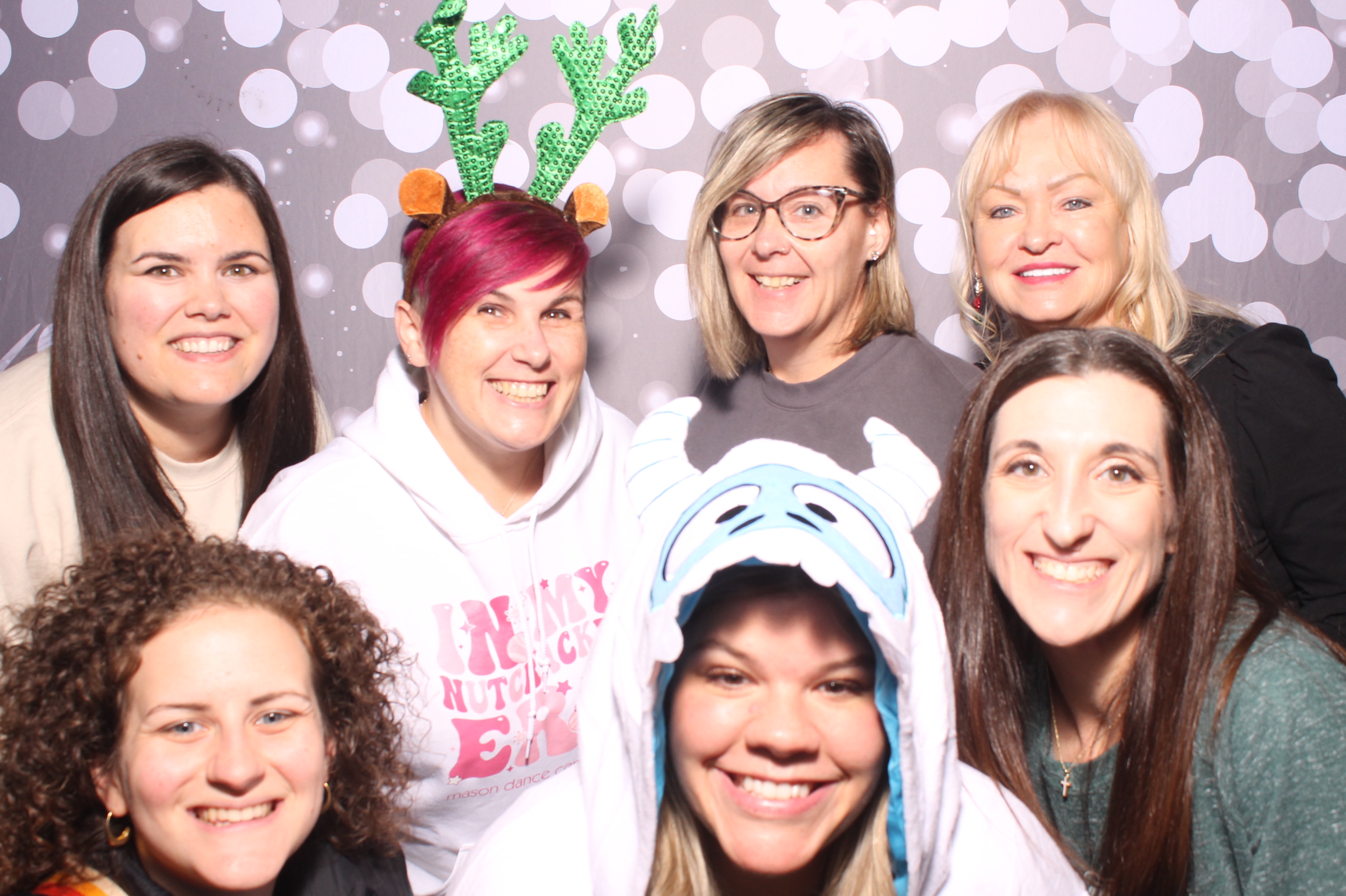 Crossroads Mason - Friendmas! | View more photos from the event at gallery.photoboothcincy.com/u/PhotoBoothCincy/Crossroads-Mason-Friendmas