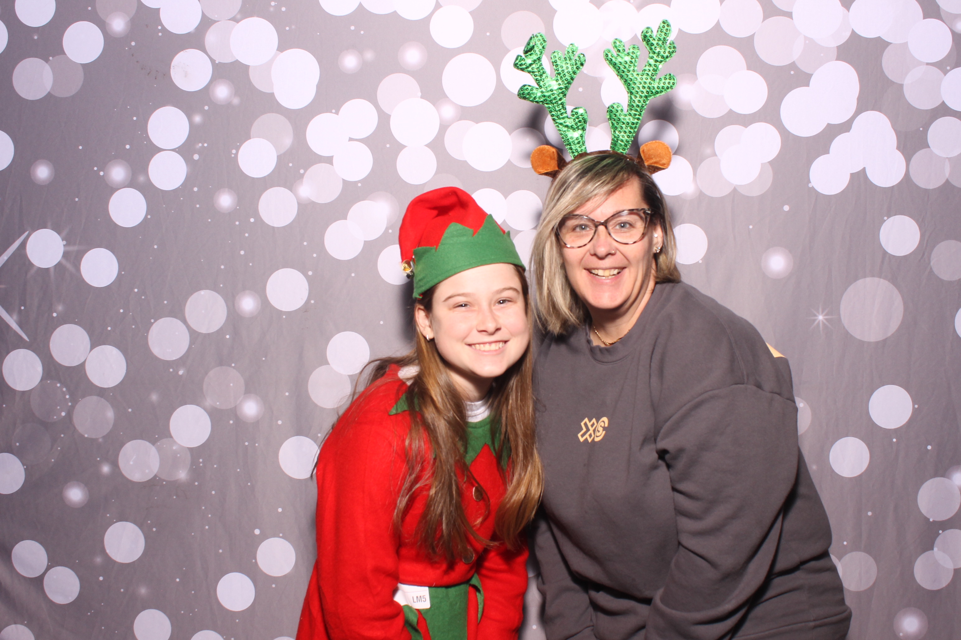 Crossroads Mason - Friendmas! | View more photos from the event at gallery.photoboothcincy.com/u/PhotoBoothCincy/Crossroads-Mason-Friendmas