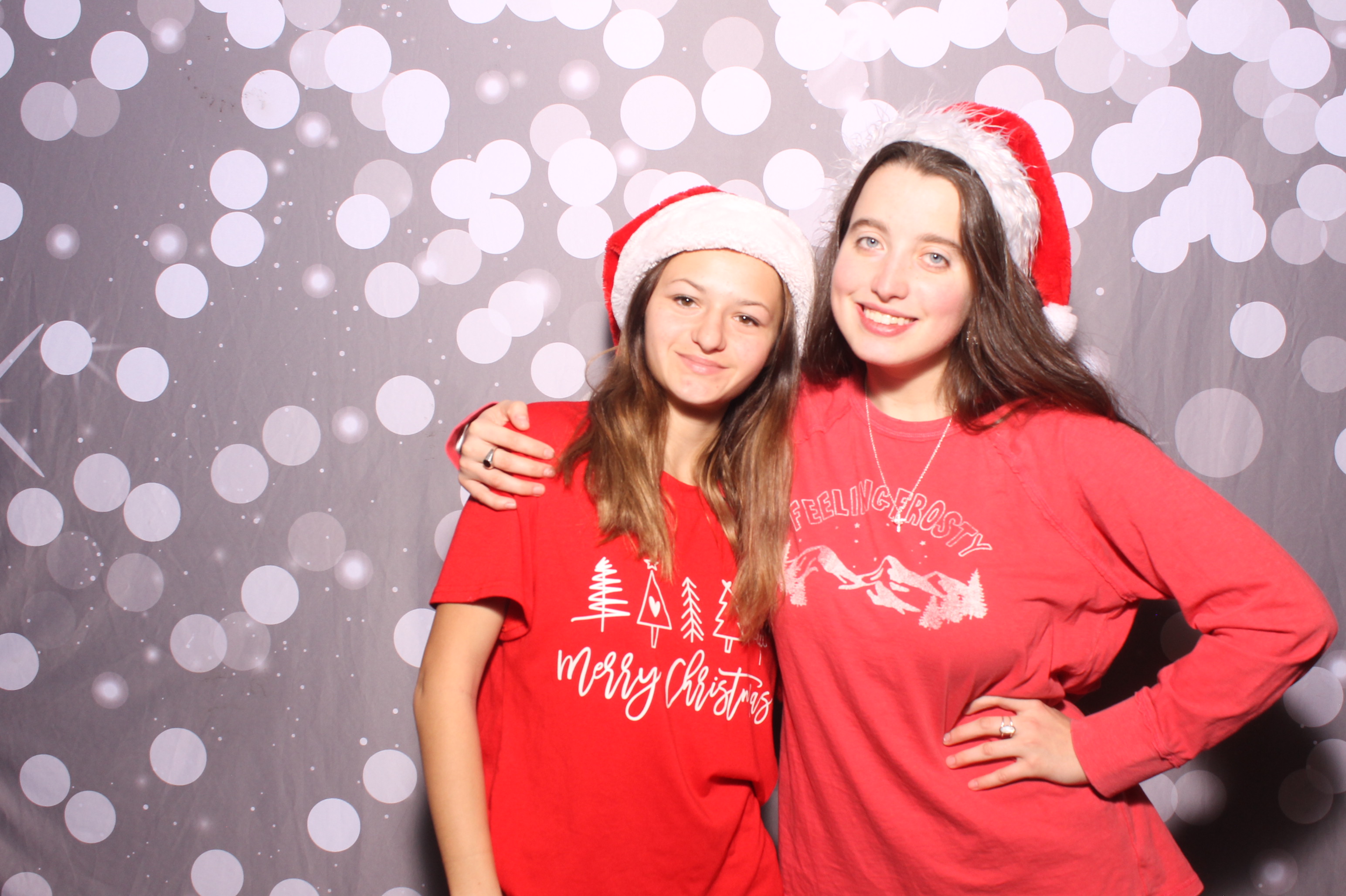 Crossroads Mason - Friendmas! | View more photos from the event at gallery.photoboothcincy.com/u/PhotoBoothCincy/Crossroads-Mason-Friendmas