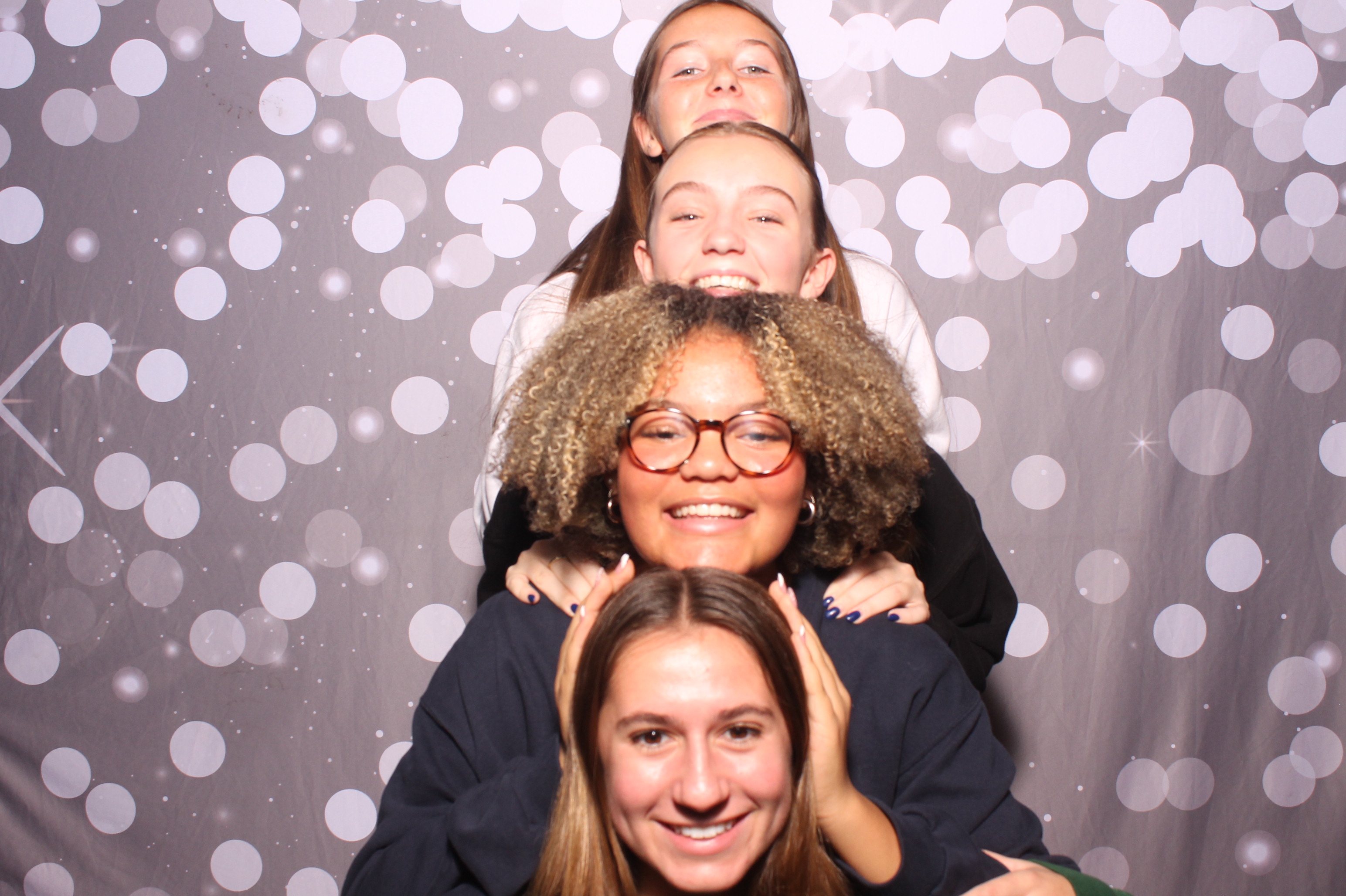 Crossroads Mason - Friendmas! | View more photos from the event at gallery.photoboothcincy.com/u/PhotoBoothCincy/Crossroads-Mason-Friendmas