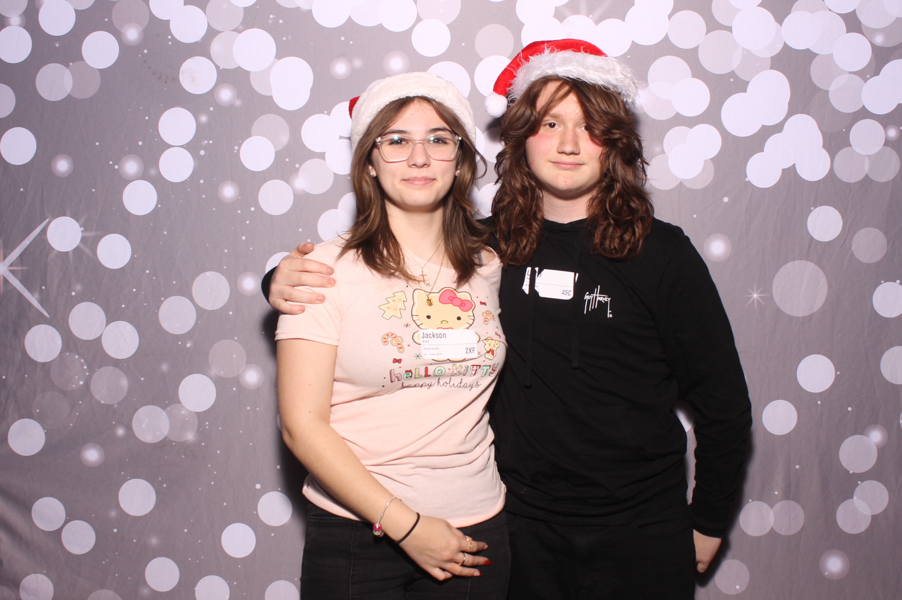 Crossroads Mason - Friendmas! | View more photos from the event at gallery.photoboothcincy.com/u/PhotoBoothCincy/Crossroads-Mason-Friendmas