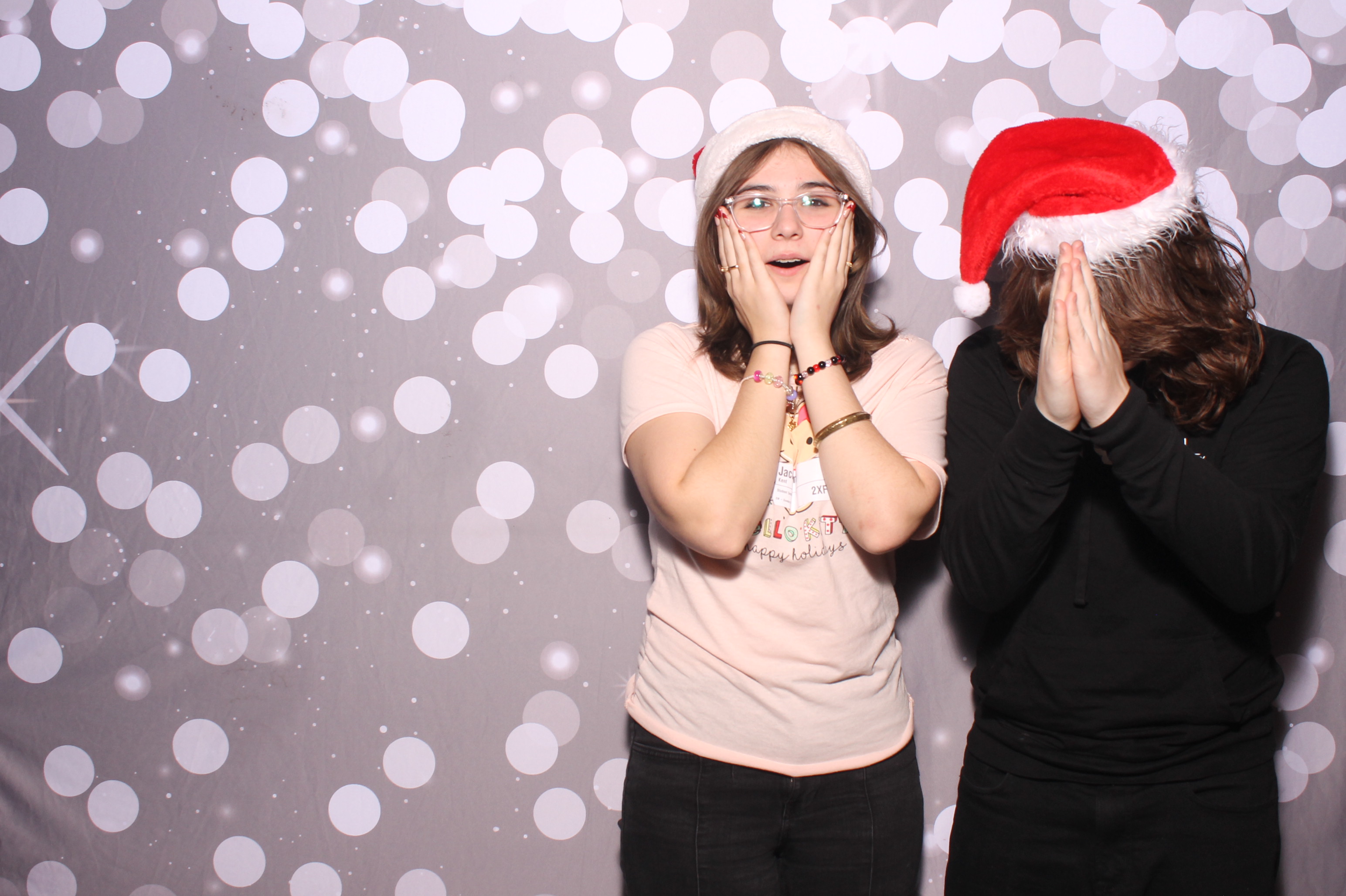 Crossroads Mason - Friendmas! | View more photos from the event at gallery.photoboothcincy.com/u/PhotoBoothCincy/Crossroads-Mason-Friendmas