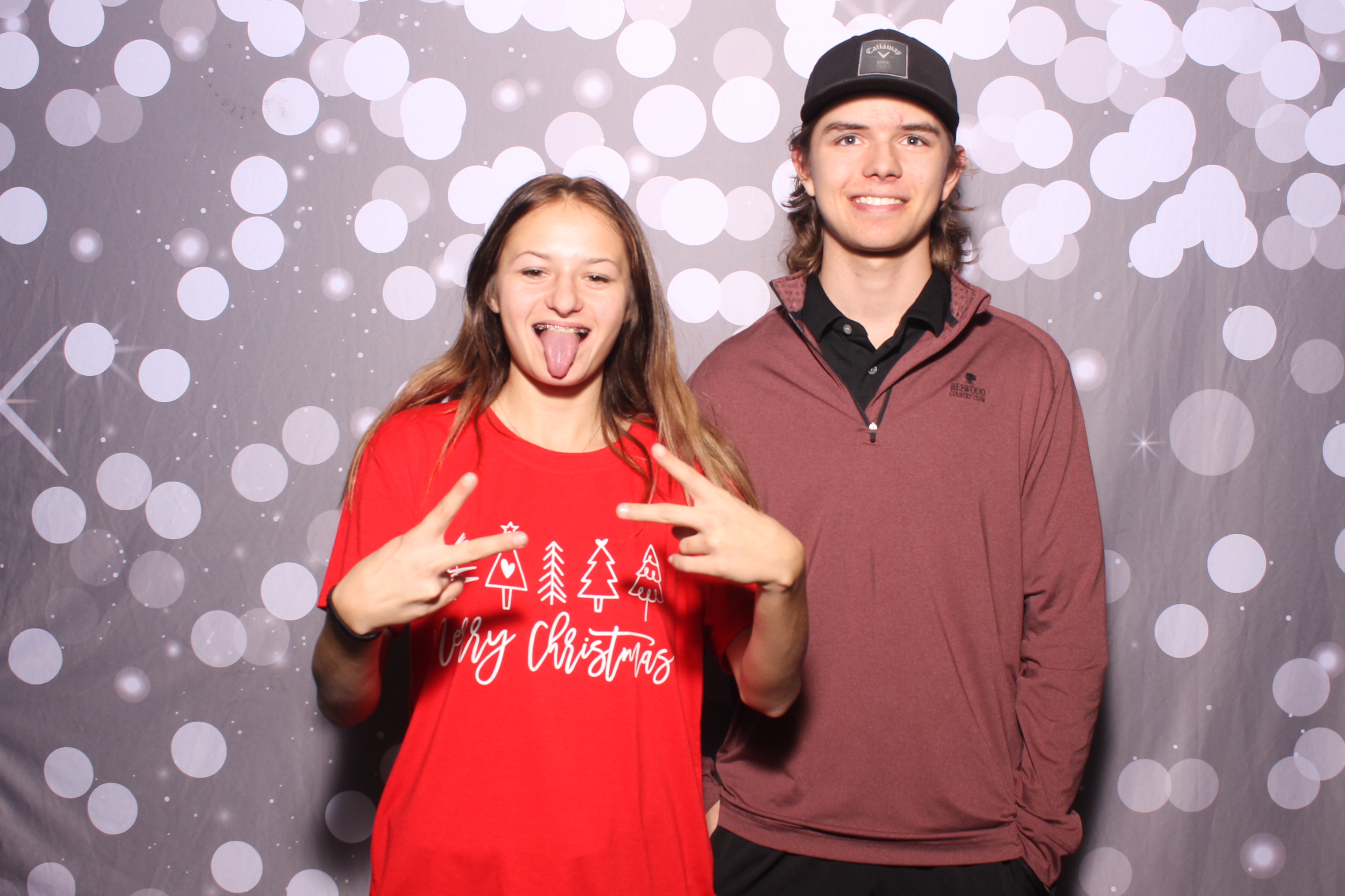 Crossroads Mason - Friendmas! | View more photos from the event at gallery.photoboothcincy.com/u/PhotoBoothCincy/Crossroads-Mason-Friendmas