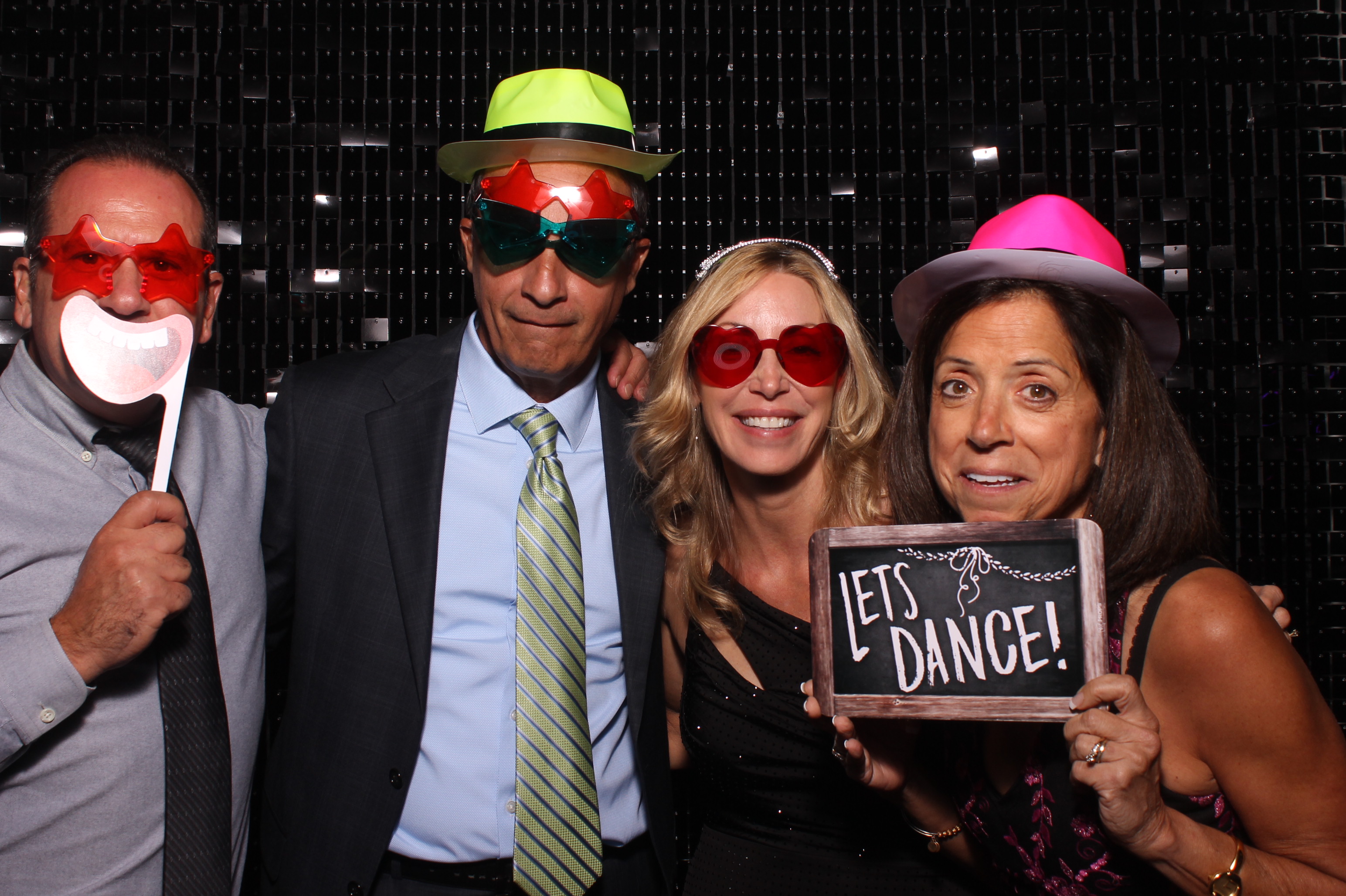 Dardaris/Buckner Wedding  | View more photos from the event at gallery.photoboothcincy.com/u/PhotoBoothCincy/DardarisBuckner-Wedding