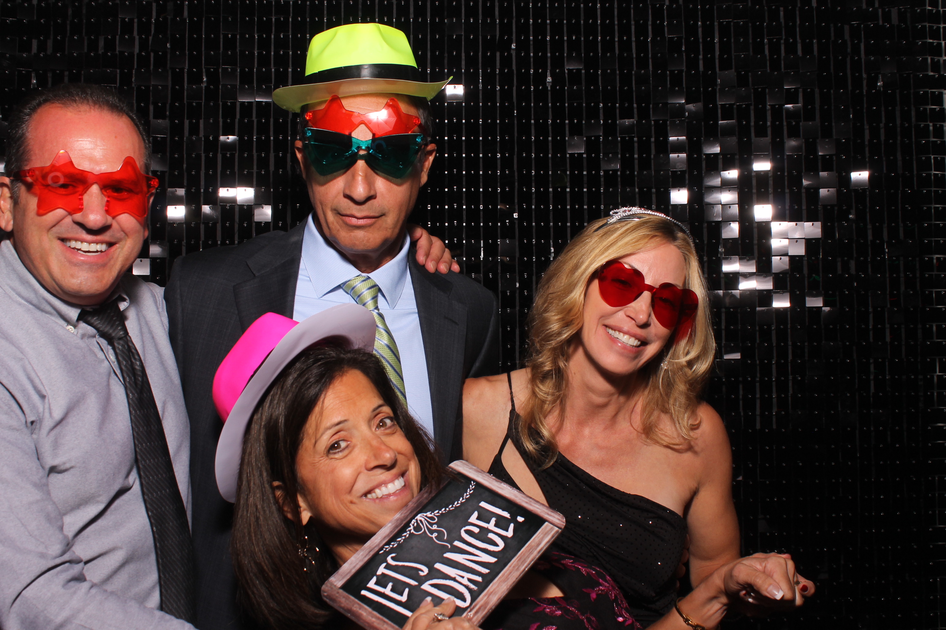 Dardaris/Buckner Wedding  | View more photos from the event at gallery.photoboothcincy.com/u/PhotoBoothCincy/DardarisBuckner-Wedding
