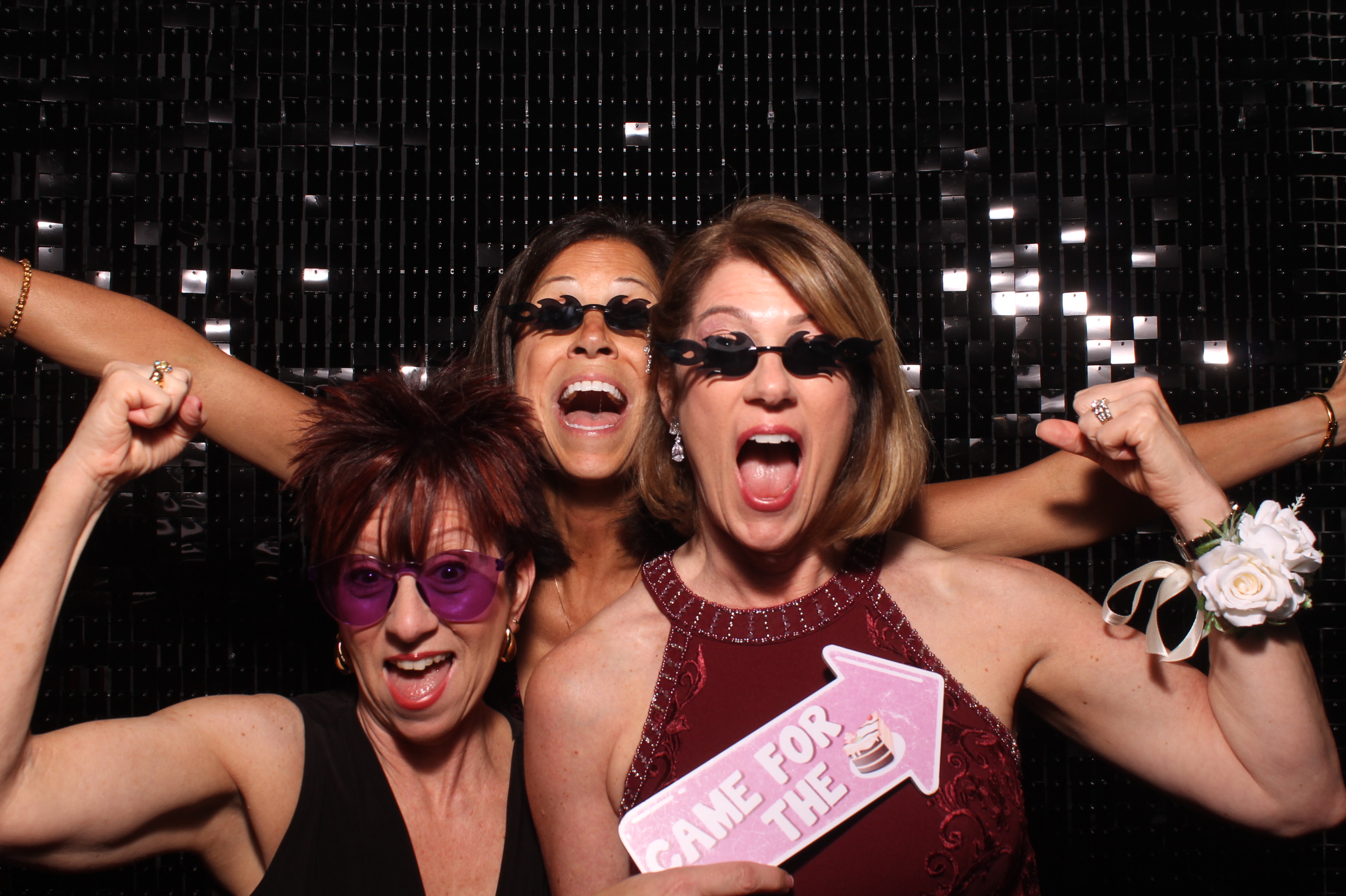 Dardaris/Buckner Wedding  | View more photos from the event at gallery.photoboothcincy.com/u/PhotoBoothCincy/DardarisBuckner-Wedding