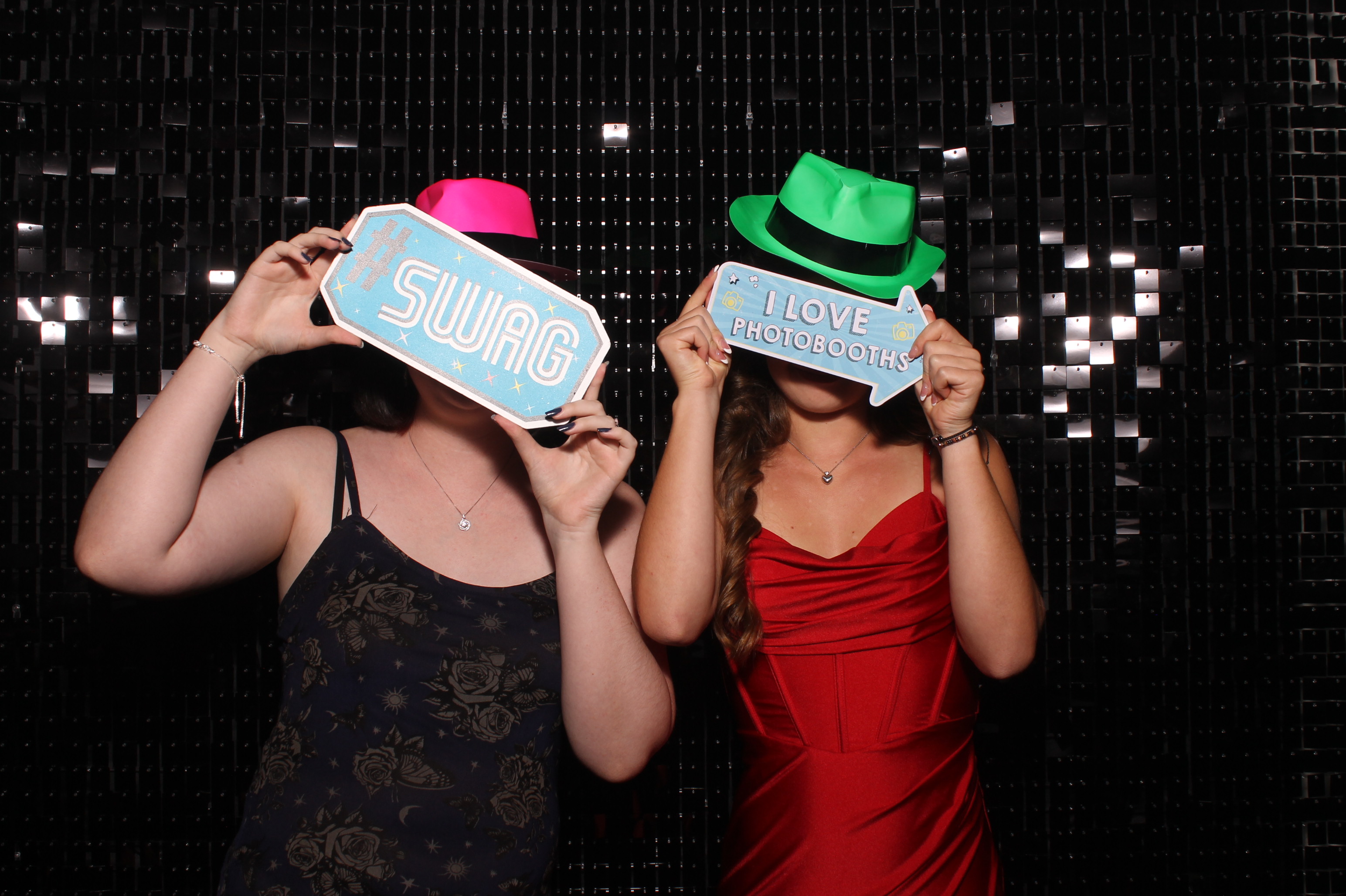 Dardaris/Buckner Wedding  | View more photos from the event at gallery.photoboothcincy.com/u/PhotoBoothCincy/DardarisBuckner-Wedding