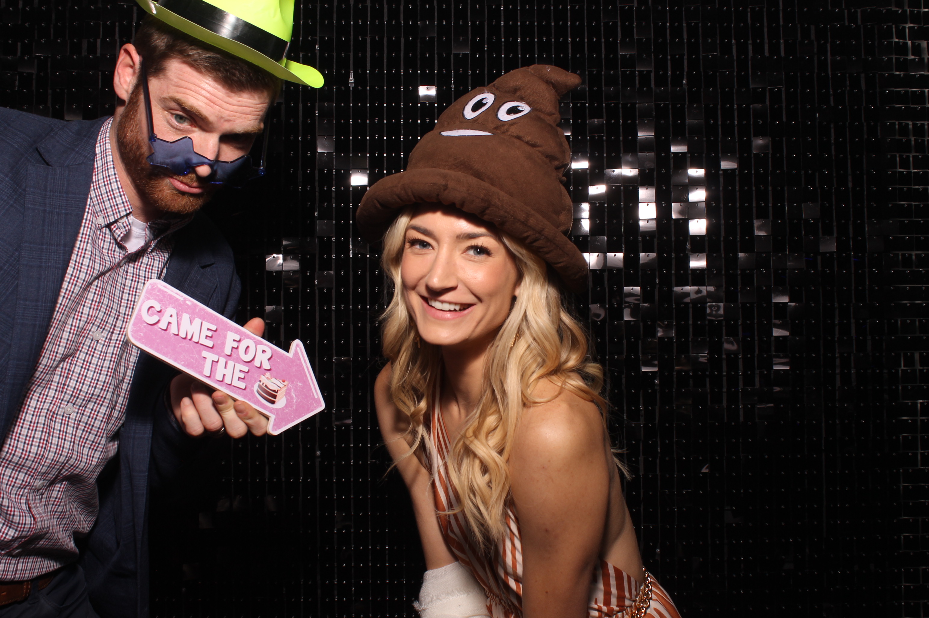 Dardaris/Buckner Wedding  | View more photos from the event at gallery.photoboothcincy.com/u/PhotoBoothCincy/DardarisBuckner-Wedding