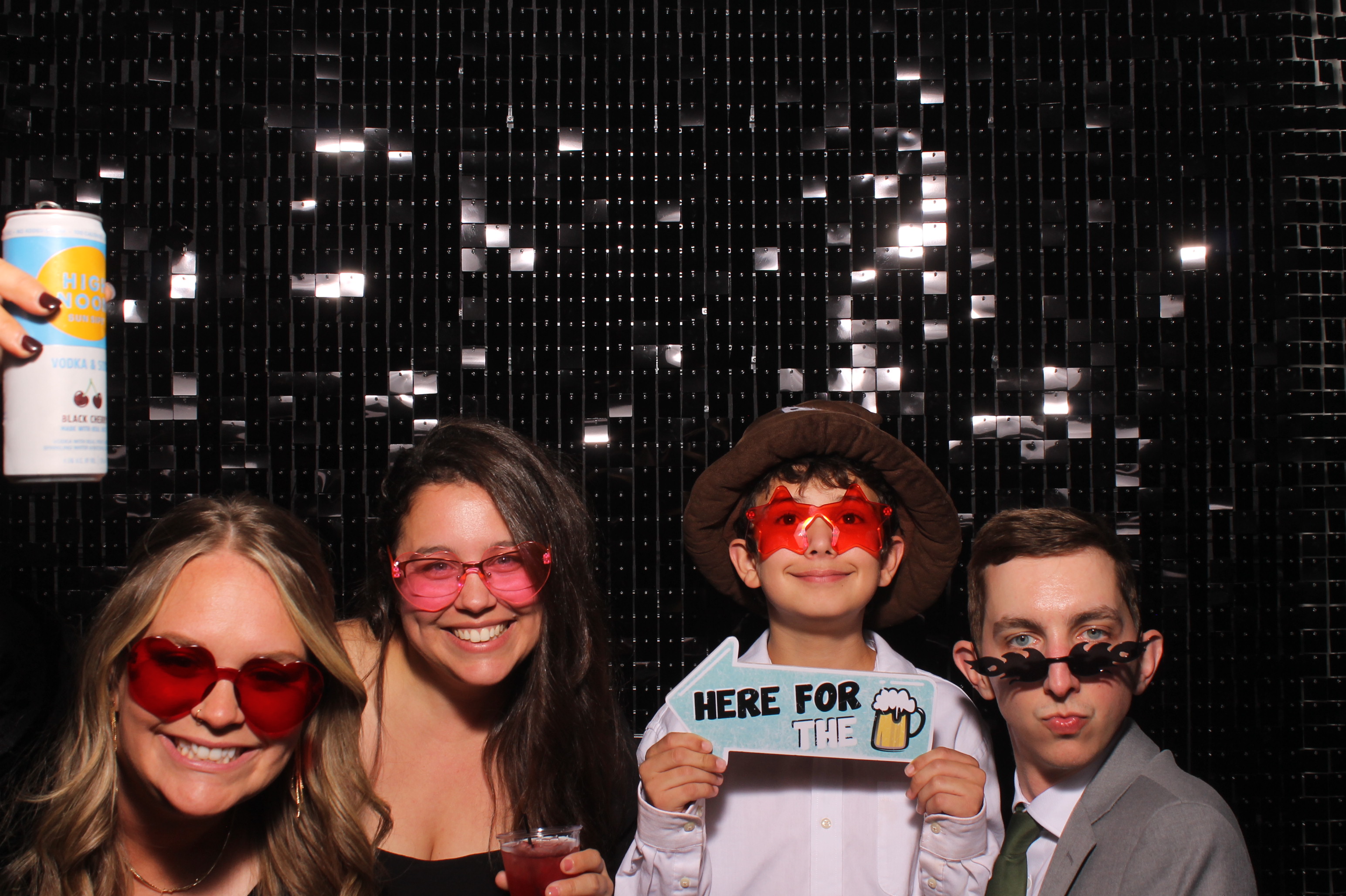 Dardaris/Buckner Wedding  | View more photos from the event at gallery.photoboothcincy.com/u/PhotoBoothCincy/DardarisBuckner-Wedding