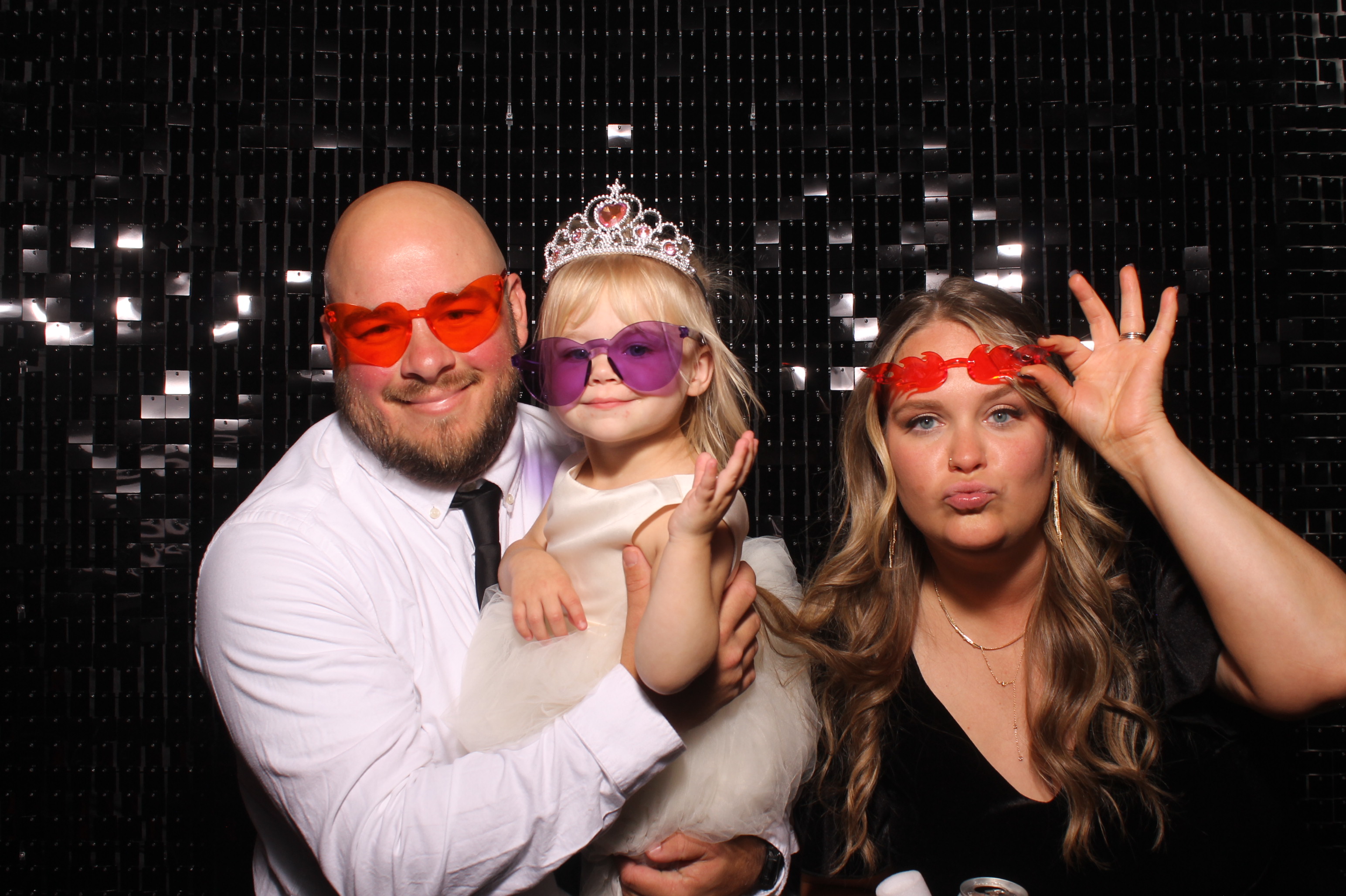 Dardaris/Buckner Wedding  | View more photos from the event at gallery.photoboothcincy.com/u/PhotoBoothCincy/DardarisBuckner-Wedding