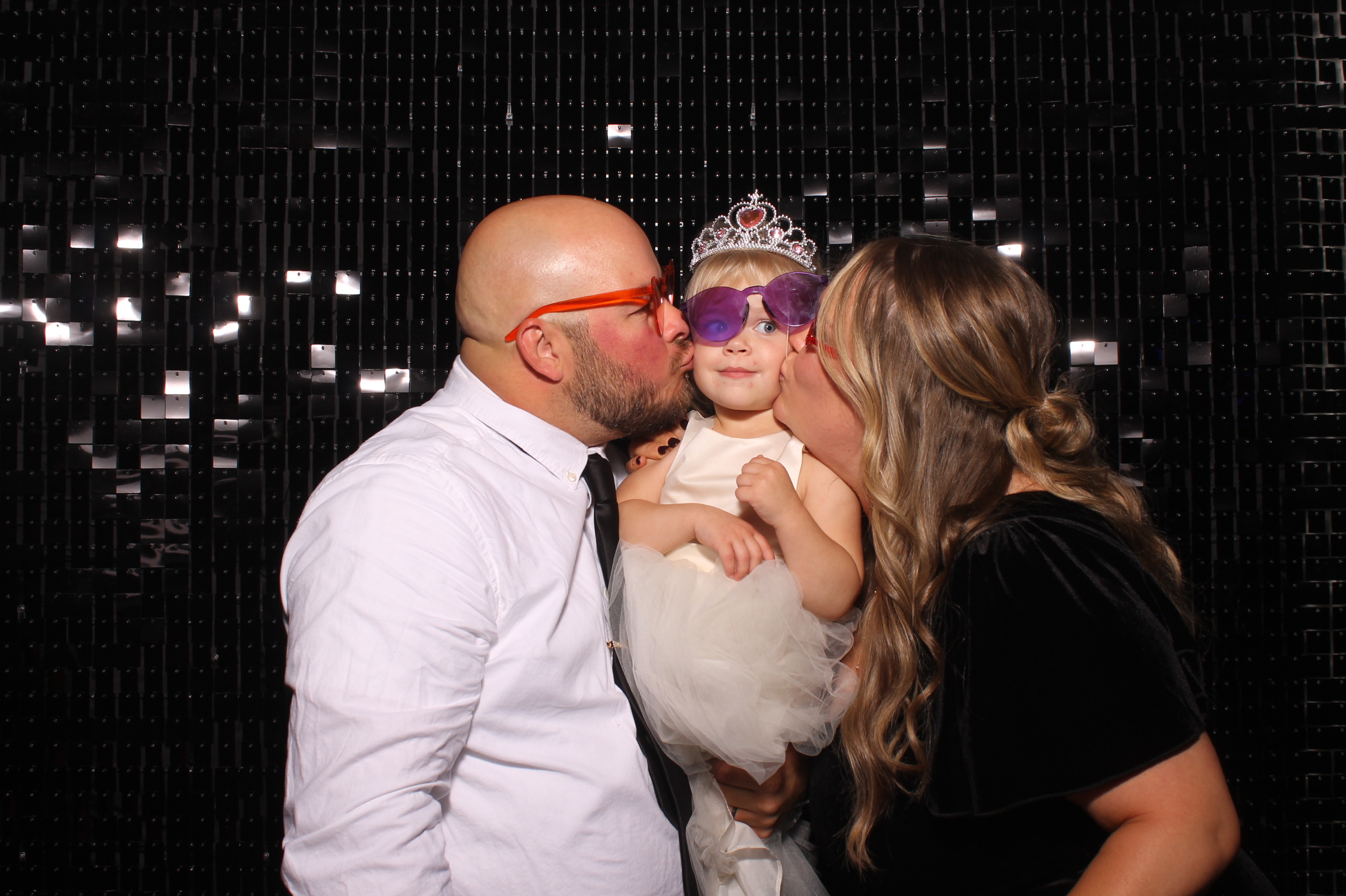 Dardaris/Buckner Wedding  | View more photos from the event at gallery.photoboothcincy.com/u/PhotoBoothCincy/DardarisBuckner-Wedding