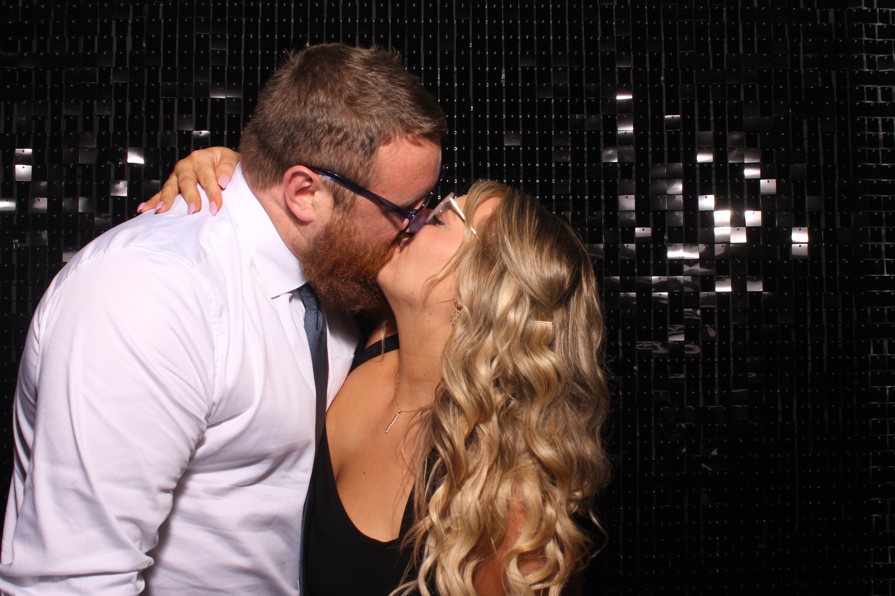 Dardaris/Buckner Wedding  | View more photos from the event at gallery.photoboothcincy.com/u/PhotoBoothCincy/DardarisBuckner-Wedding