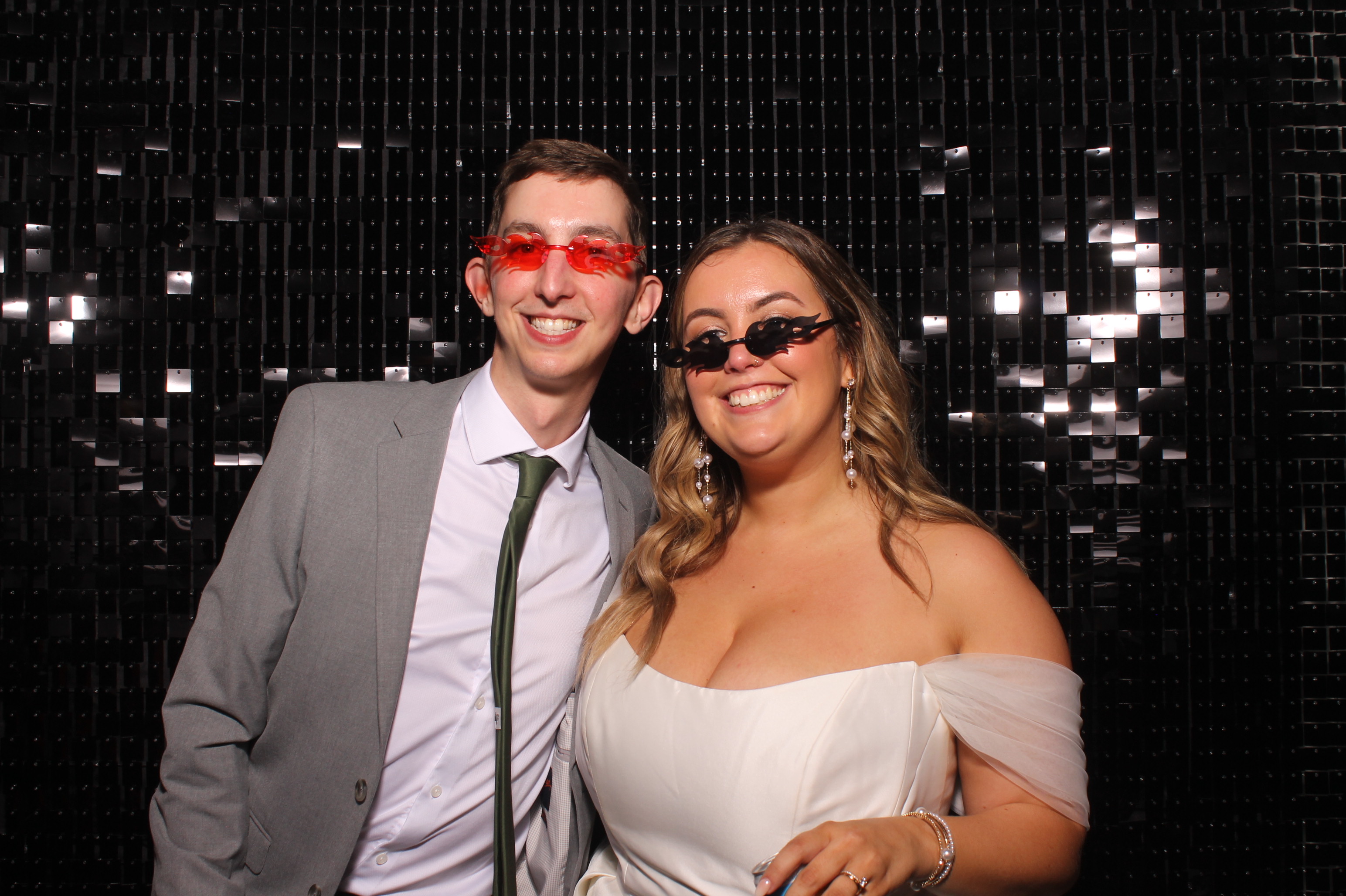Dardaris/Buckner Wedding  | View more photos from the event at gallery.photoboothcincy.com/u/PhotoBoothCincy/DardarisBuckner-Wedding