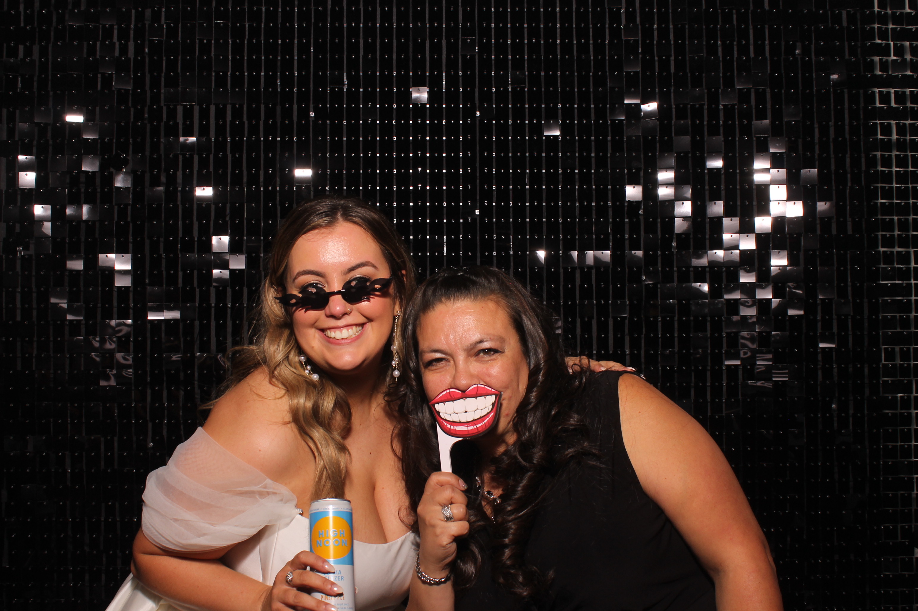 Dardaris/Buckner Wedding  | View more photos from the event at gallery.photoboothcincy.com/u/PhotoBoothCincy/DardarisBuckner-Wedding