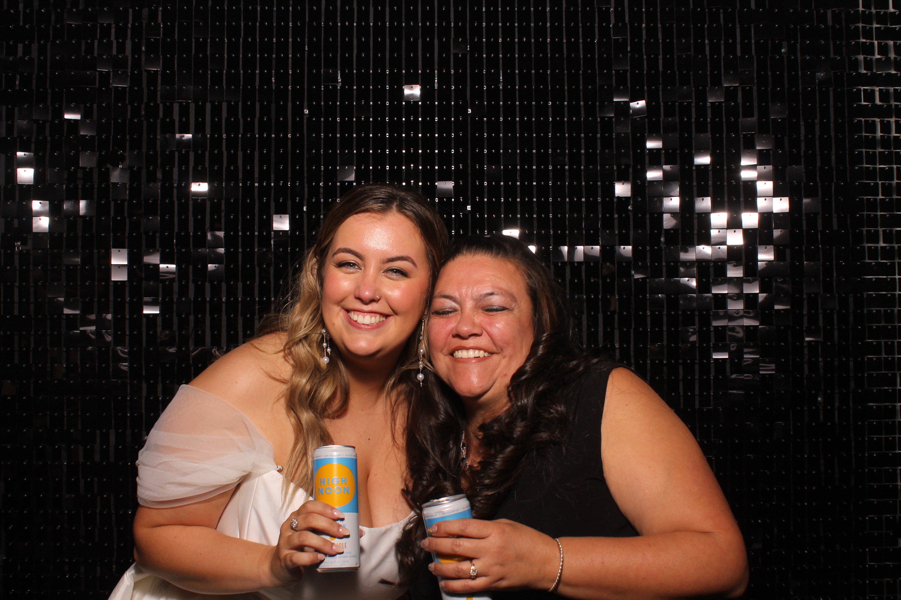 Dardaris/Buckner Wedding  | View more photos from the event at gallery.photoboothcincy.com/u/PhotoBoothCincy/DardarisBuckner-Wedding
