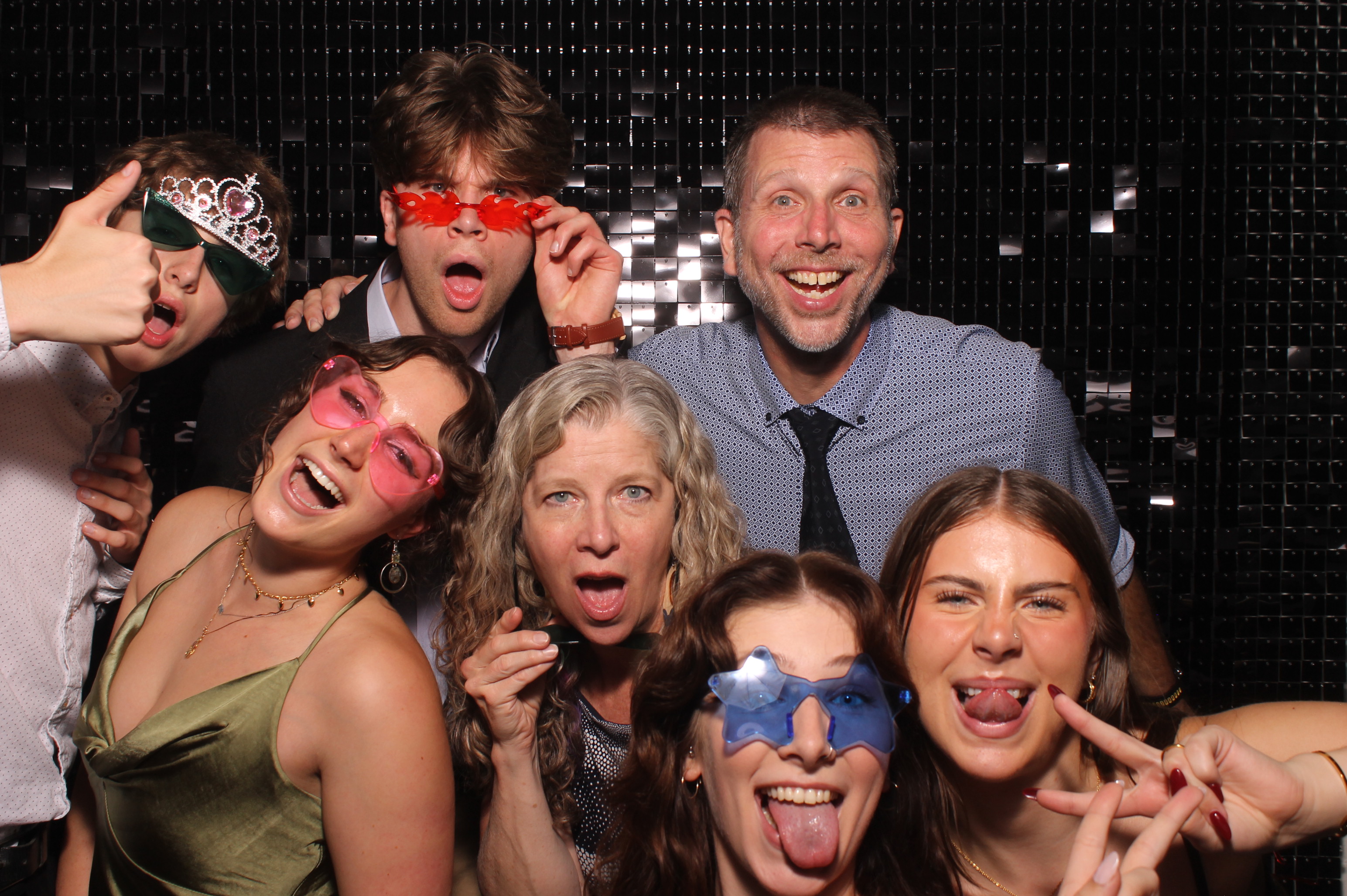 Dardaris/Buckner Wedding  | View more photos from the event at gallery.photoboothcincy.com/u/PhotoBoothCincy/DardarisBuckner-Wedding