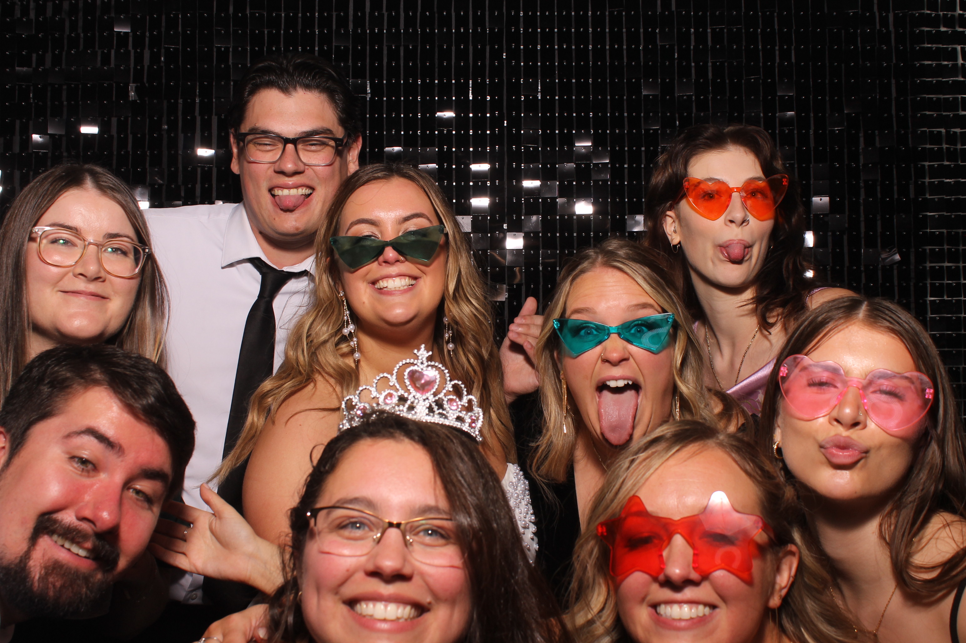 Dardaris/Buckner Wedding  | View more photos from the event at gallery.photoboothcincy.com/u/PhotoBoothCincy/DardarisBuckner-Wedding