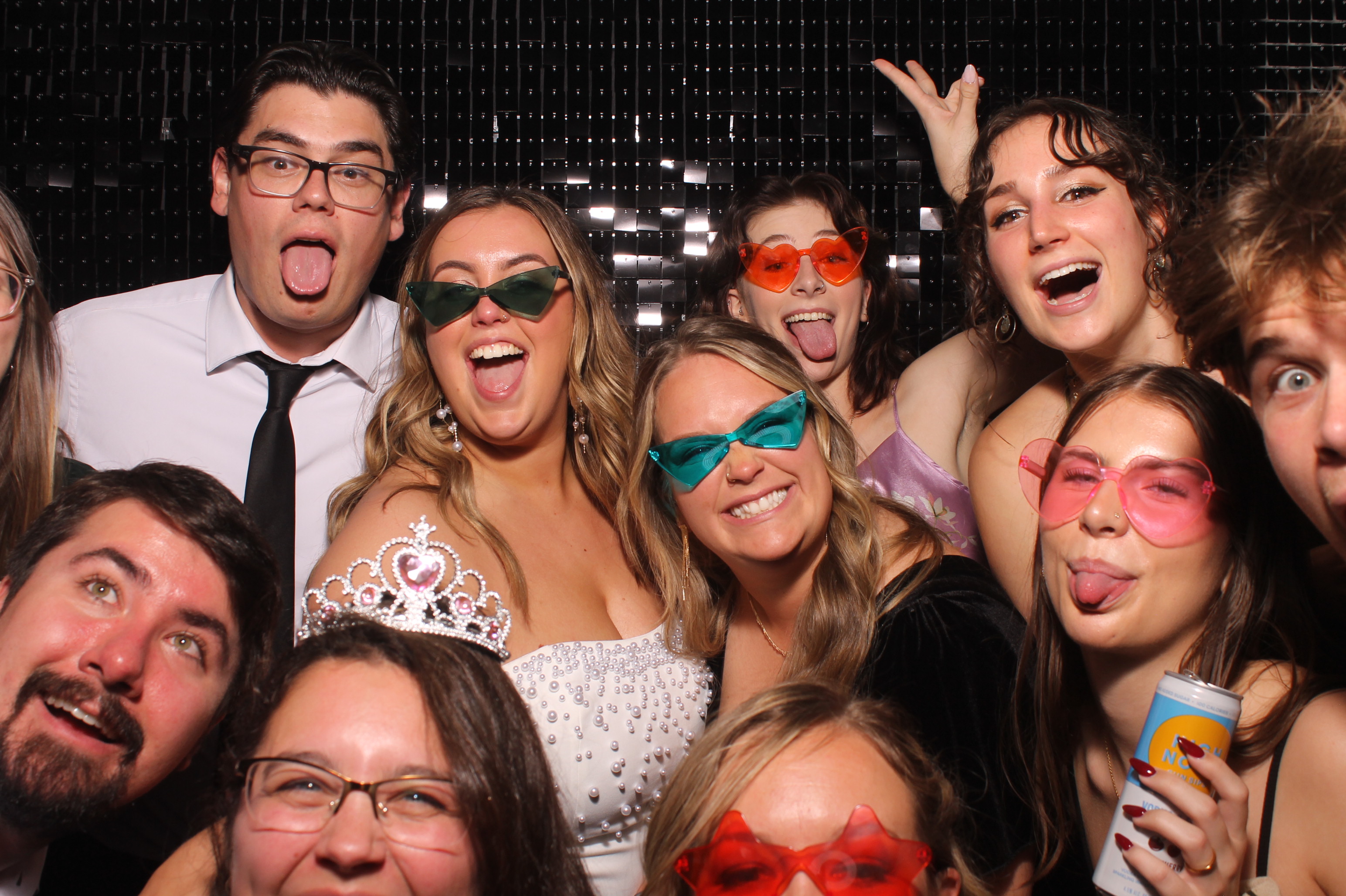 Dardaris/Buckner Wedding  | View more photos from the event at gallery.photoboothcincy.com/u/PhotoBoothCincy/DardarisBuckner-Wedding