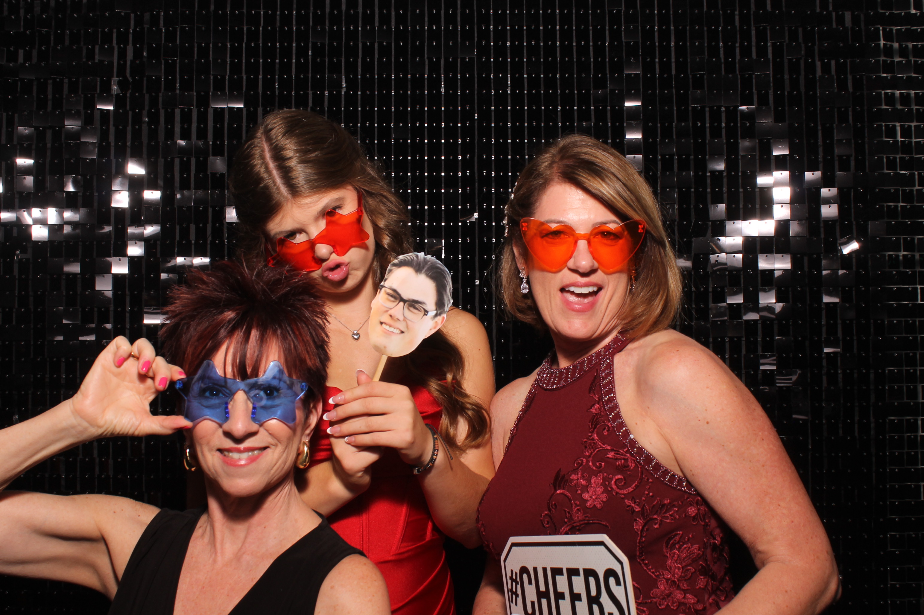 Dardaris/Buckner Wedding  | View more photos from the event at gallery.photoboothcincy.com/u/PhotoBoothCincy/DardarisBuckner-Wedding