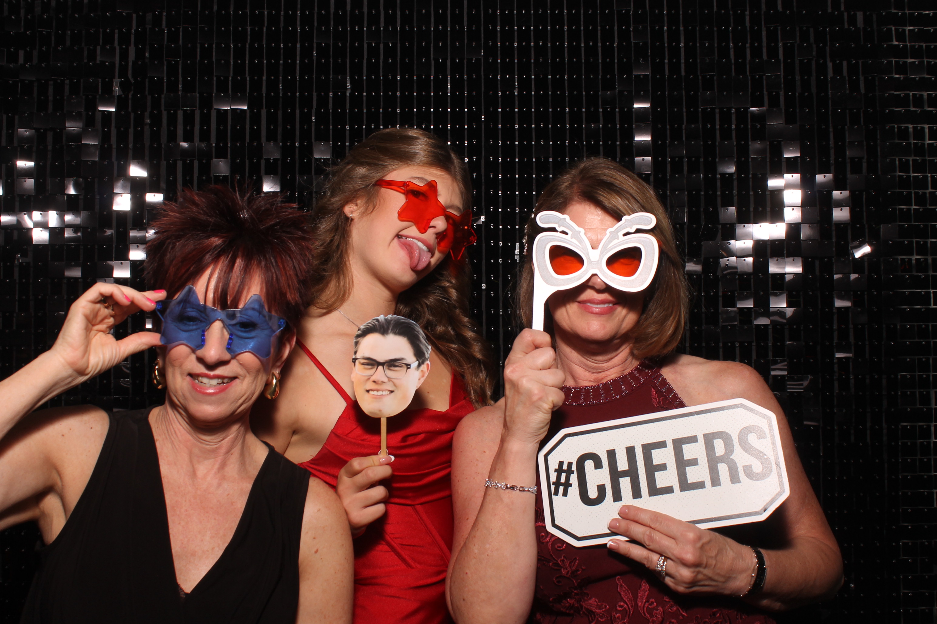 Dardaris/Buckner Wedding  | View more photos from the event at gallery.photoboothcincy.com/u/PhotoBoothCincy/DardarisBuckner-Wedding
