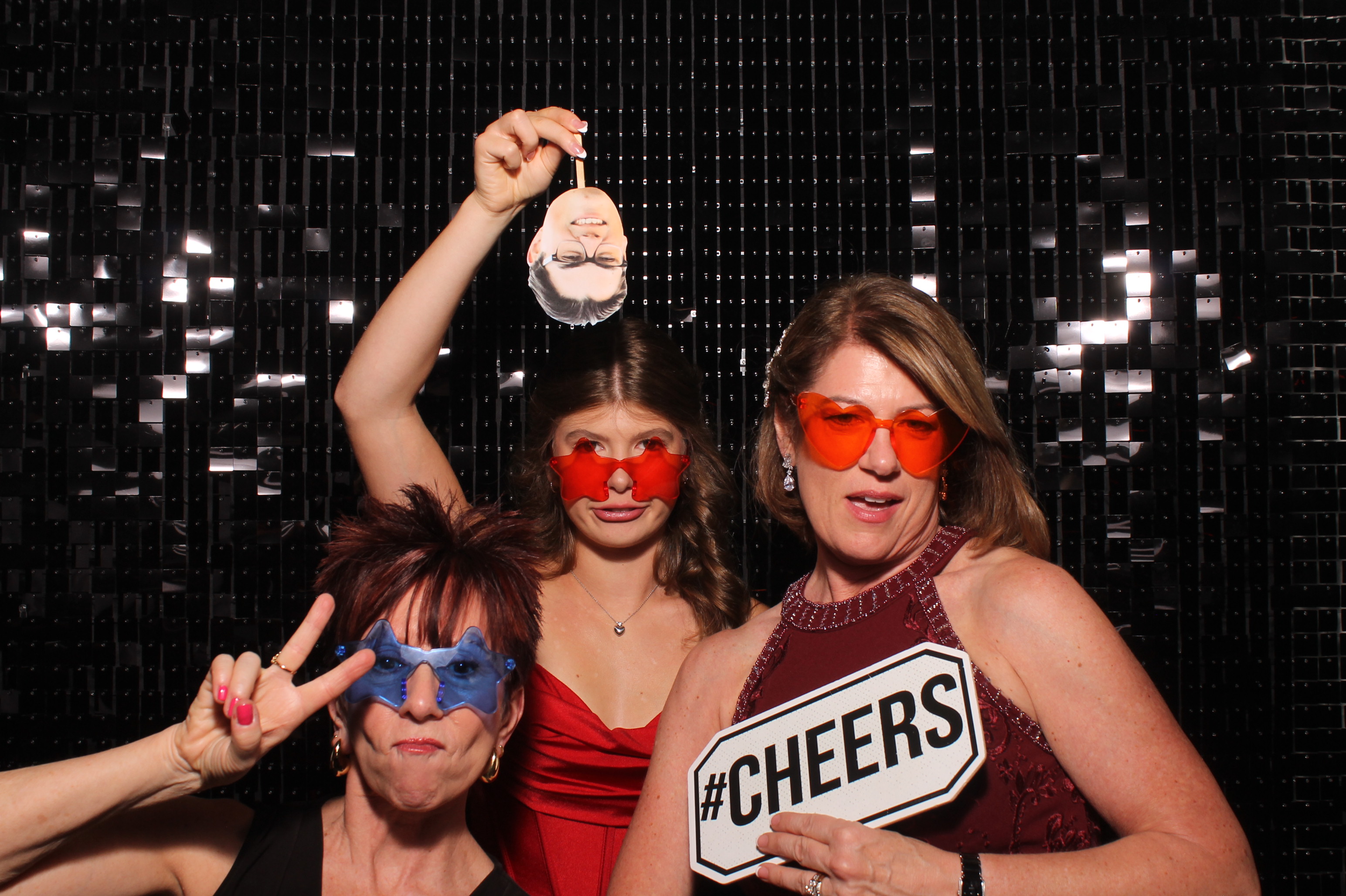 Dardaris/Buckner Wedding  | View more photos from the event at gallery.photoboothcincy.com/u/PhotoBoothCincy/DardarisBuckner-Wedding