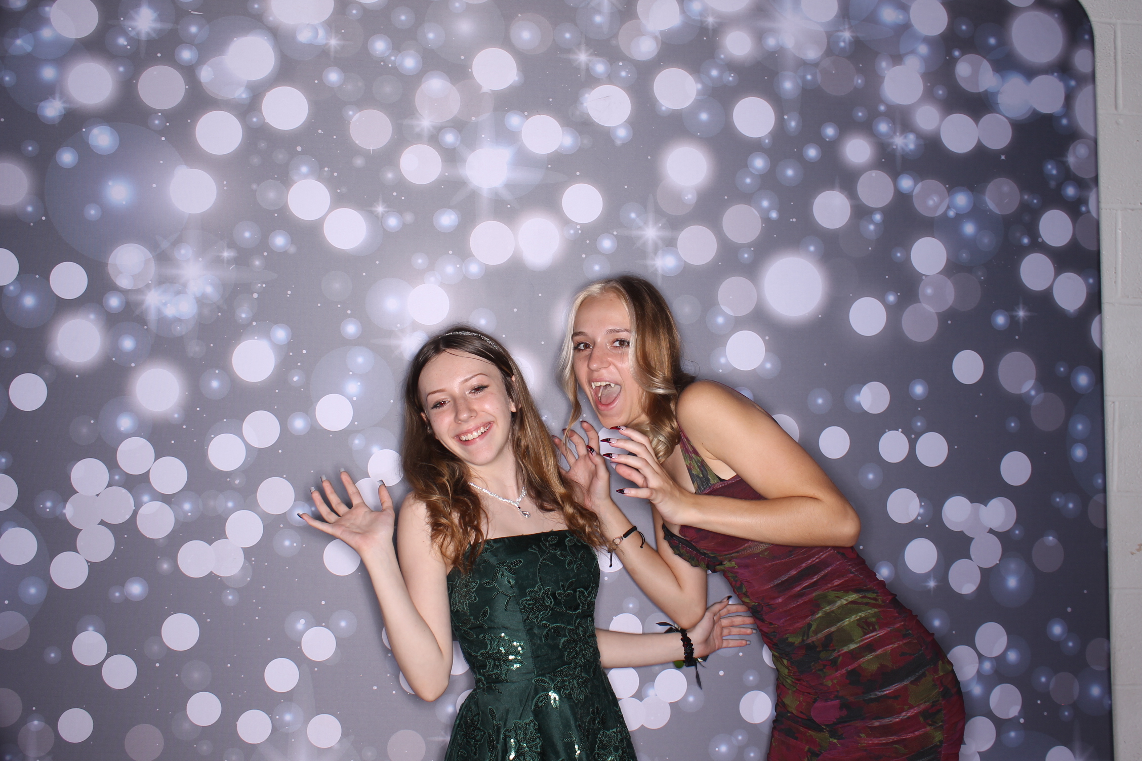 Deer Park Homecoming | View more photos from the event at gallery.photoboothcincy.com/u/PhotoBoothCincy/Deer-Park-Homecoming