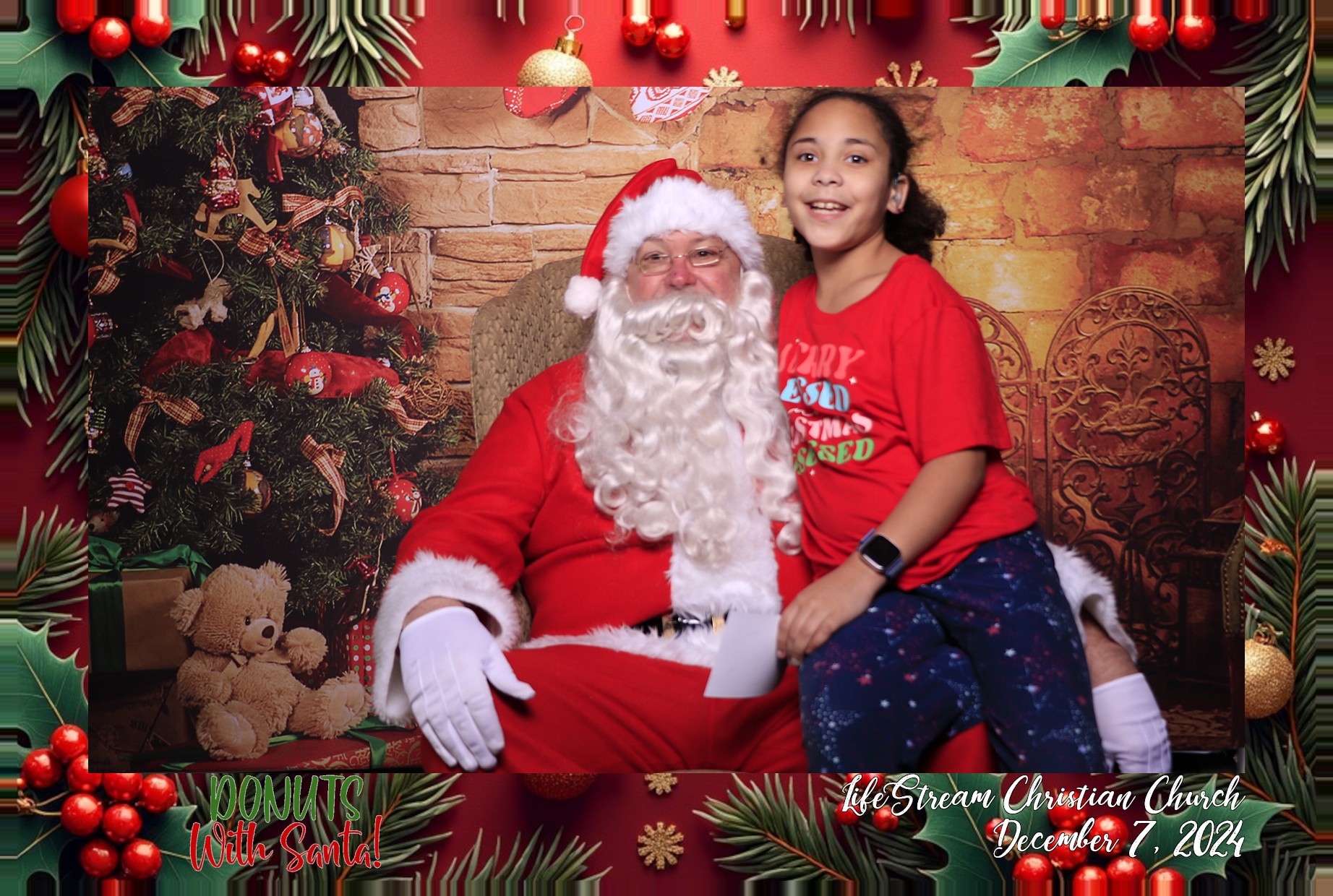 Donuts with Santa | View more photos from the event at gallery.photoboothcincy.com/u/PhotoBoothCincy/Donuts-with-Santa