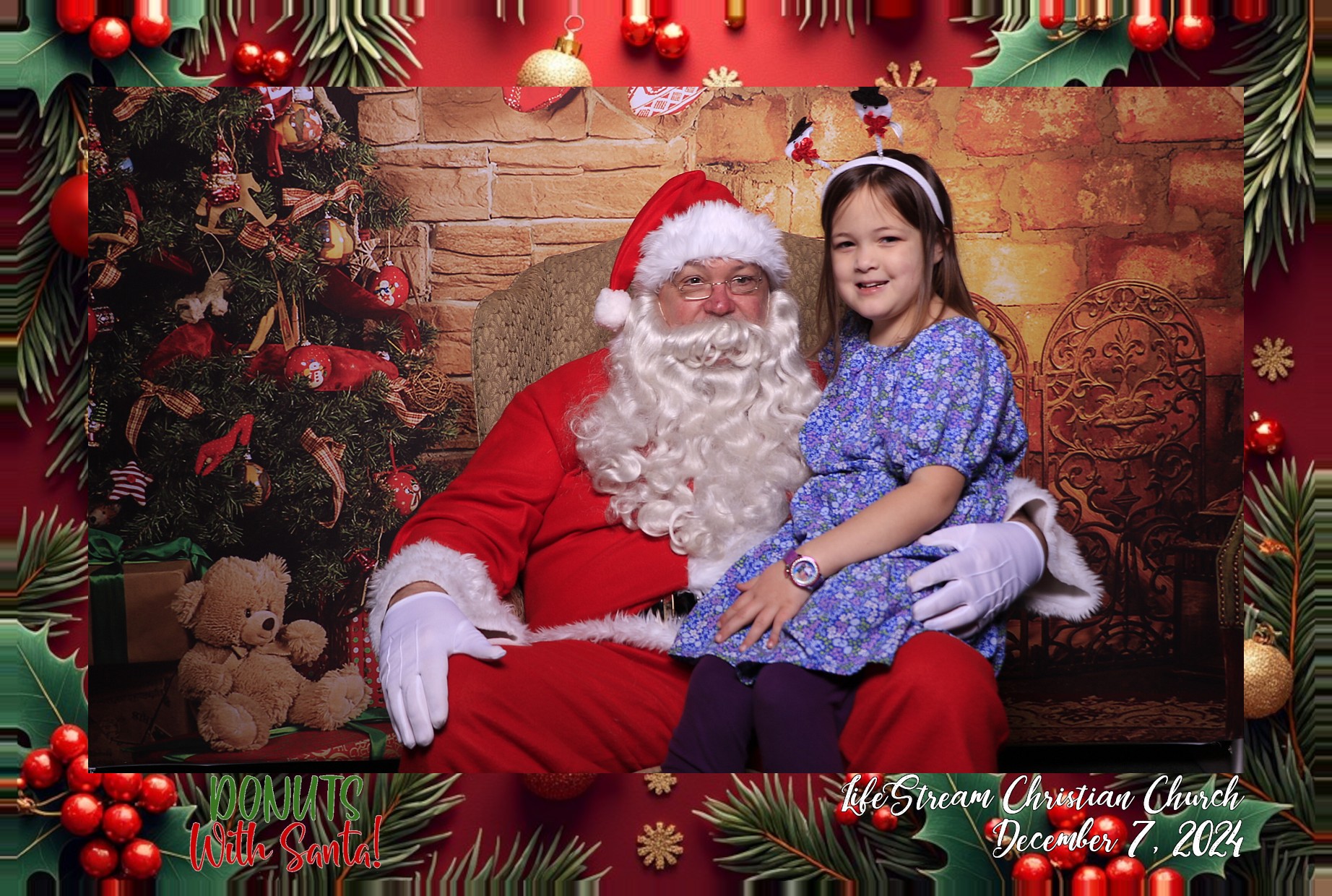 Donuts with Santa | View more photos from the event at gallery.photoboothcincy.com/u/PhotoBoothCincy/Donuts-with-Santa