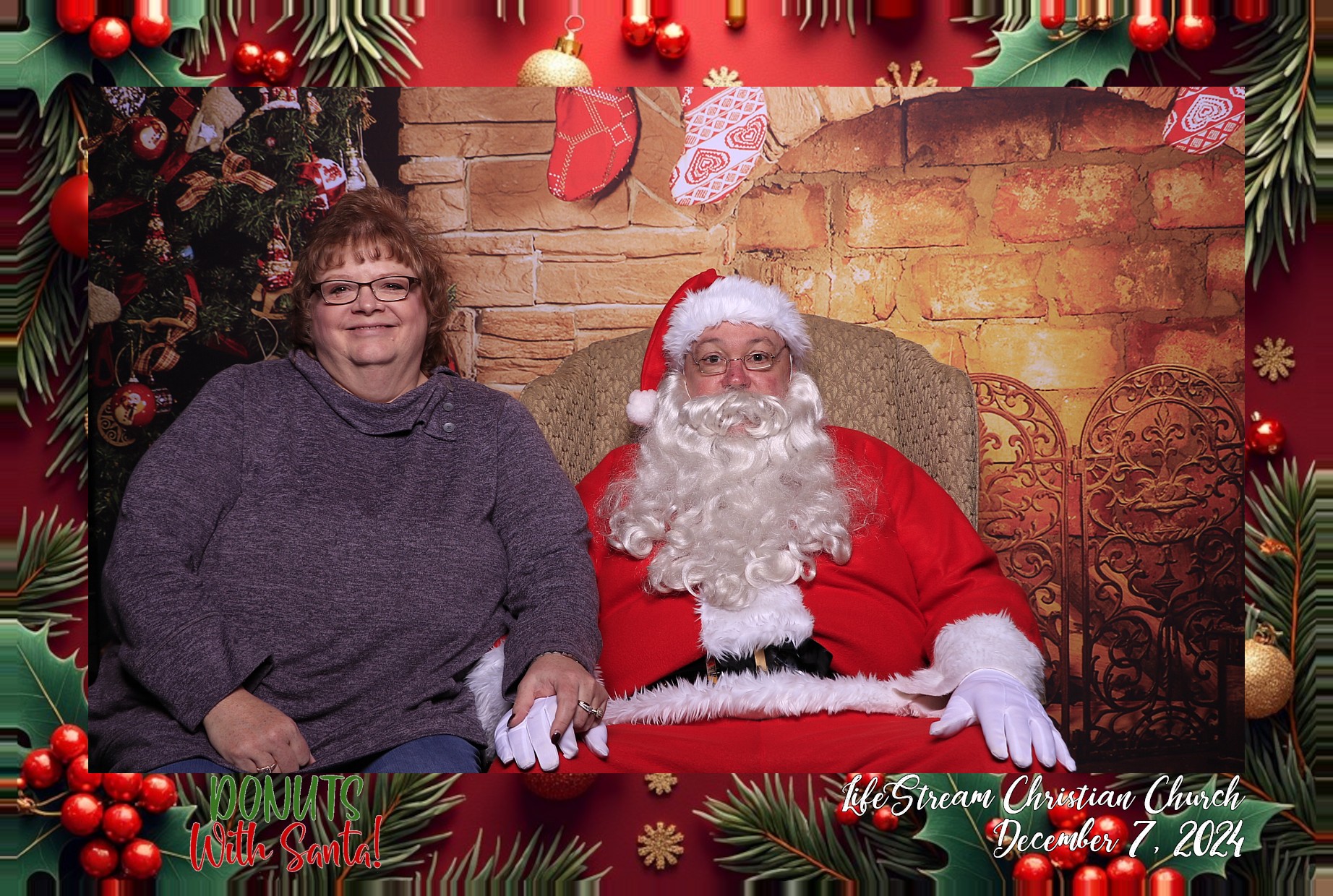 Donuts with Santa | View more photos from the event at gallery.photoboothcincy.com/u/PhotoBoothCincy/Donuts-with-Santa