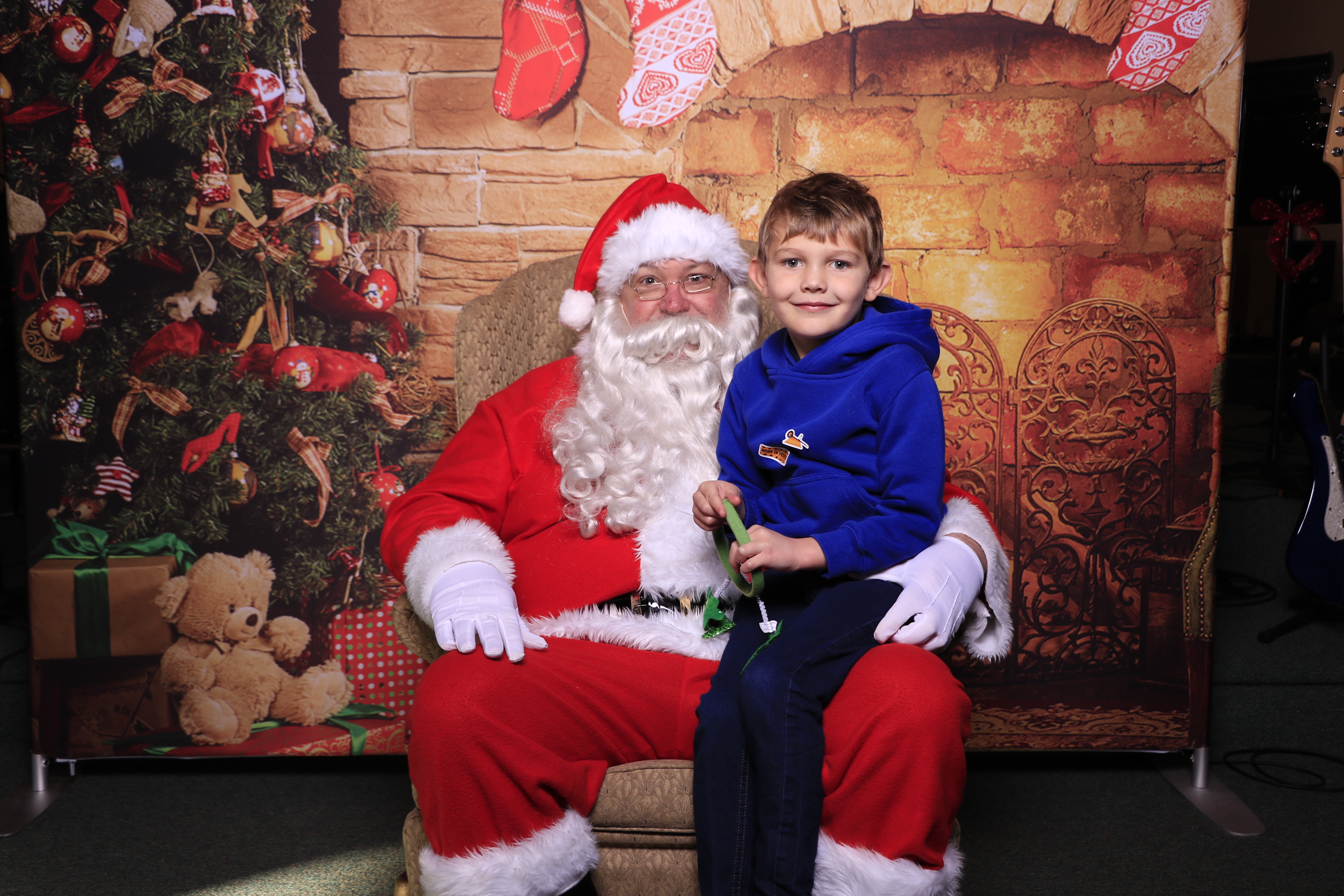 Donuts with Santa | View more photos from the event at gallery.photoboothcincy.com/u/PhotoBoothCincy/Donuts-with-Santa