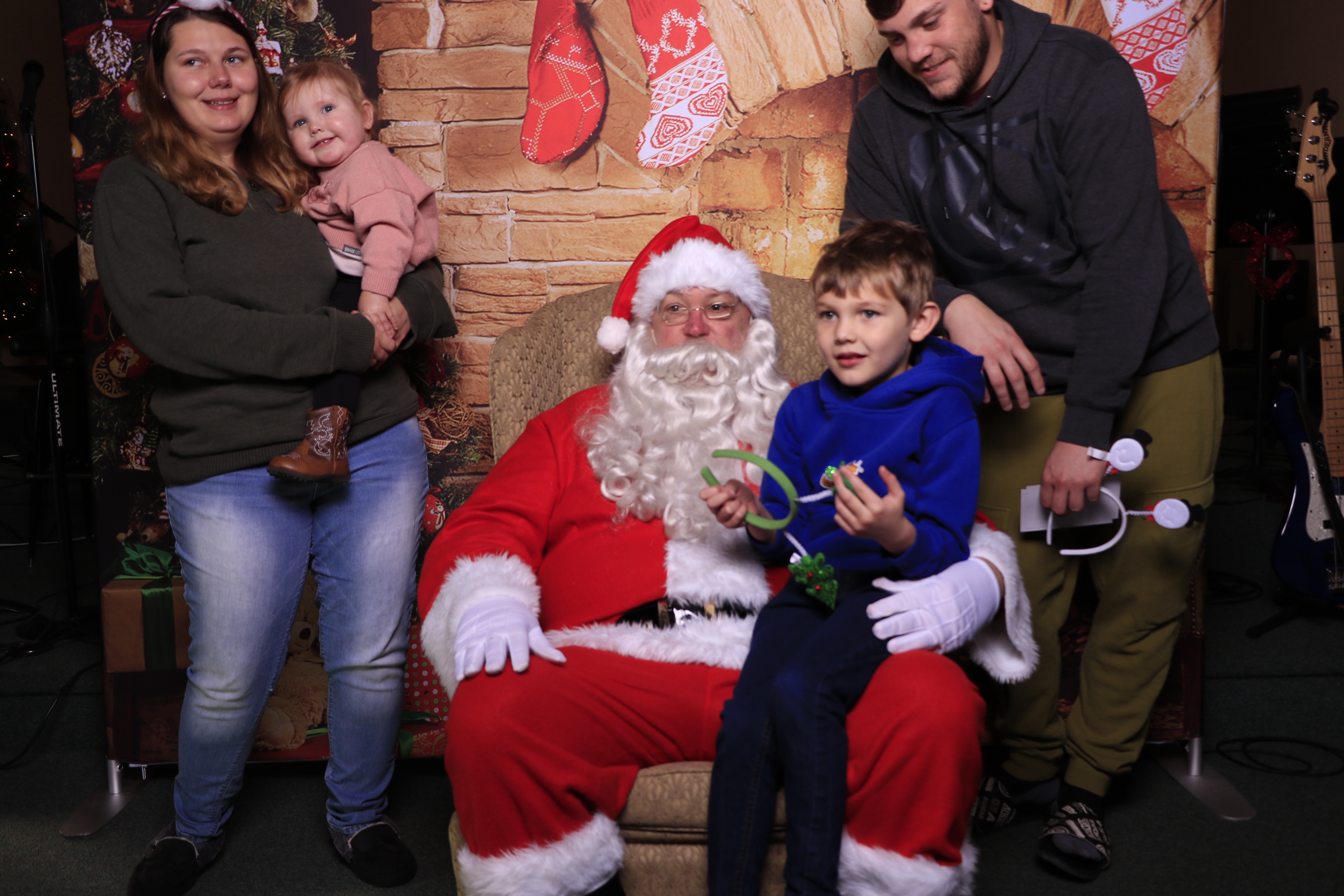 Donuts with Santa | View more photos from the event at gallery.photoboothcincy.com/u/PhotoBoothCincy/Donuts-with-Santa