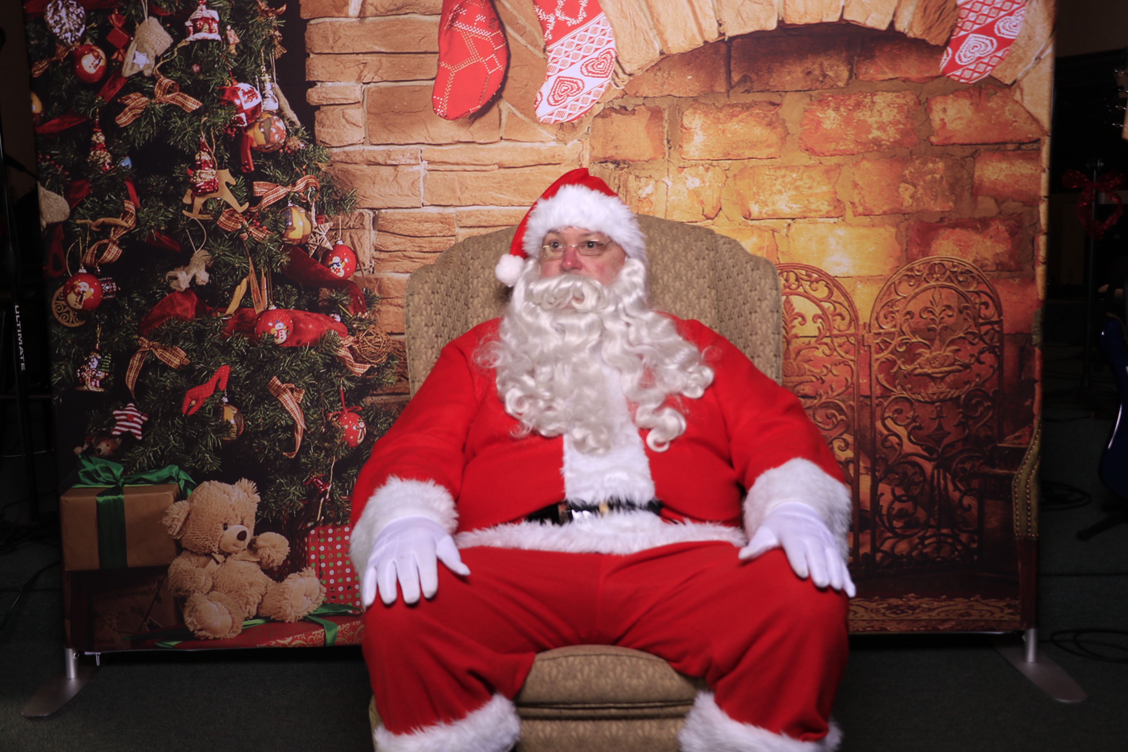 Donuts with Santa | View more photos from the event at gallery.photoboothcincy.com/u/PhotoBoothCincy/Donuts-with-Santa