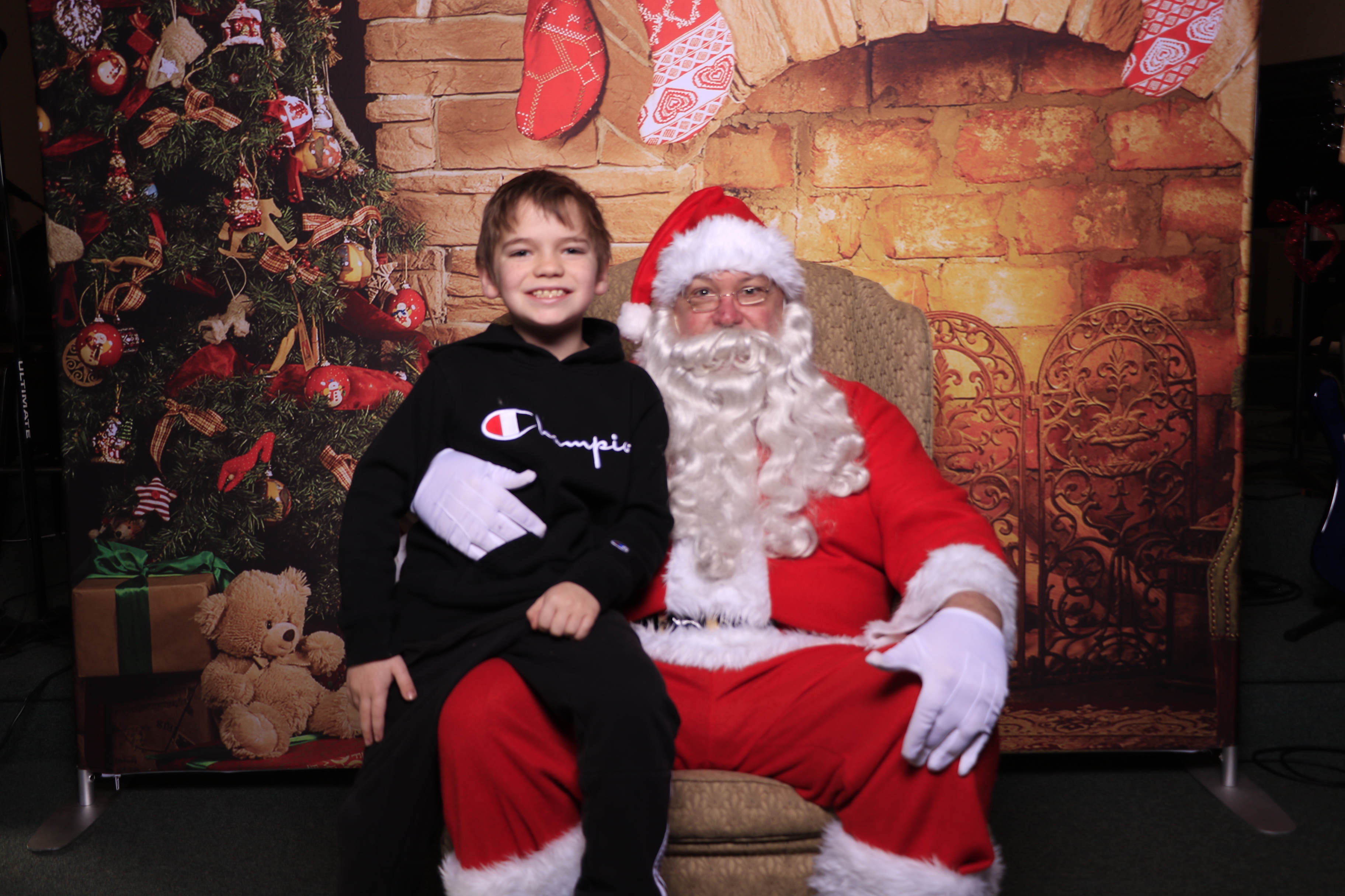 Donuts with Santa | View more photos from the event at gallery.photoboothcincy.com/u/PhotoBoothCincy/Donuts-with-Santa