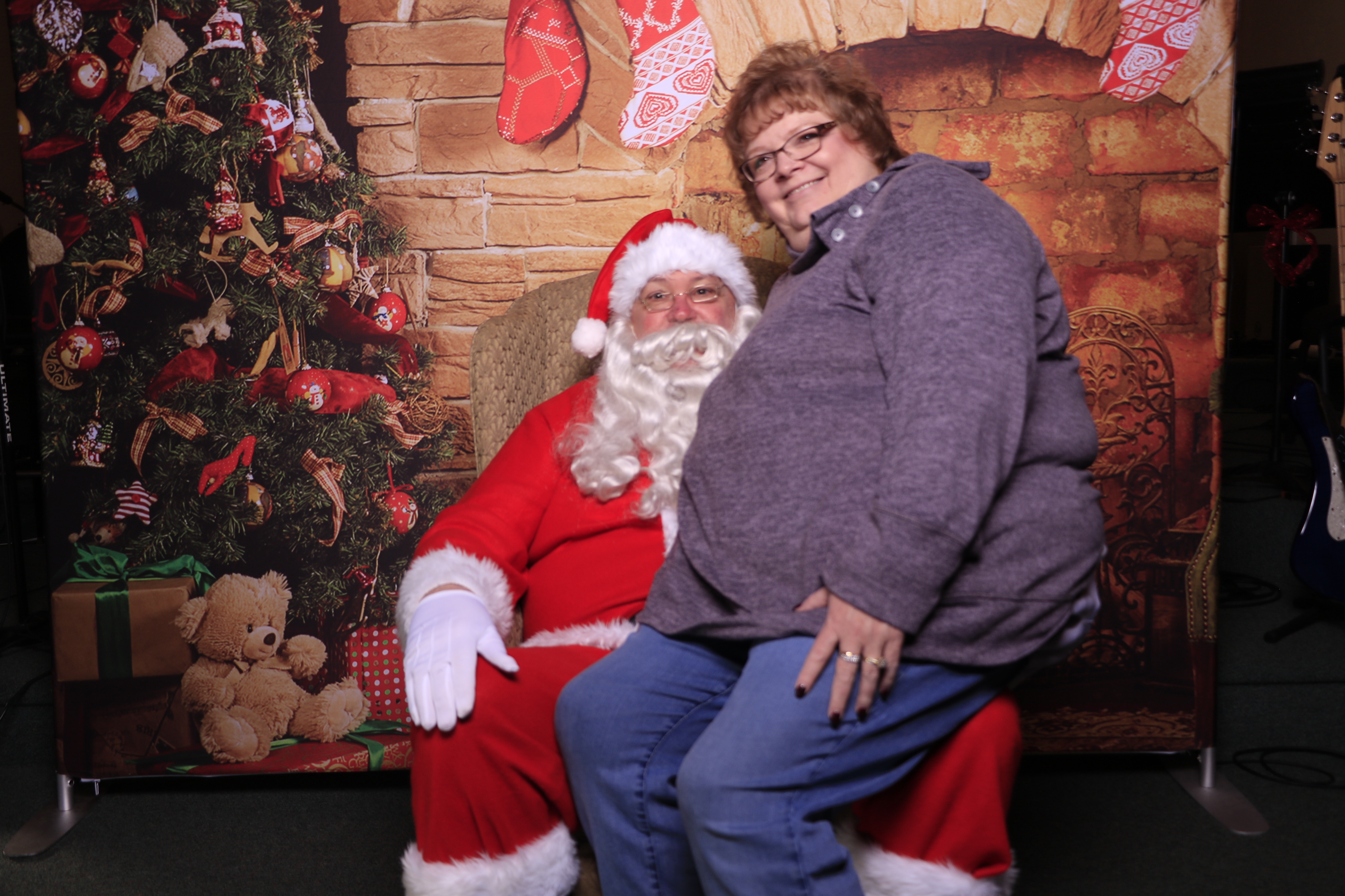 Donuts with Santa | View more photos from the event at gallery.photoboothcincy.com/u/PhotoBoothCincy/Donuts-with-Santa