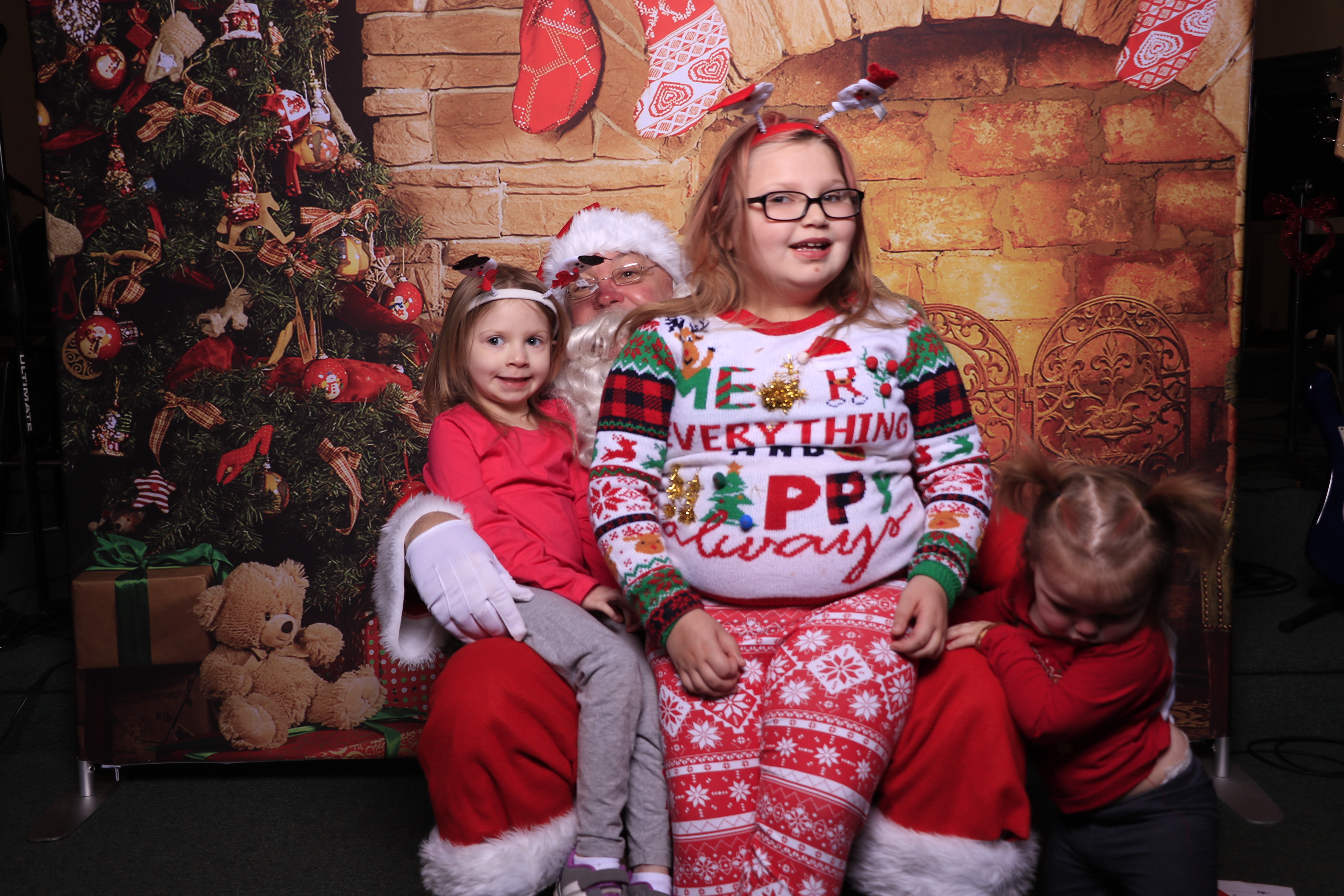 Donuts with Santa | View more photos from the event at gallery.photoboothcincy.com/u/PhotoBoothCincy/Donuts-with-Santa