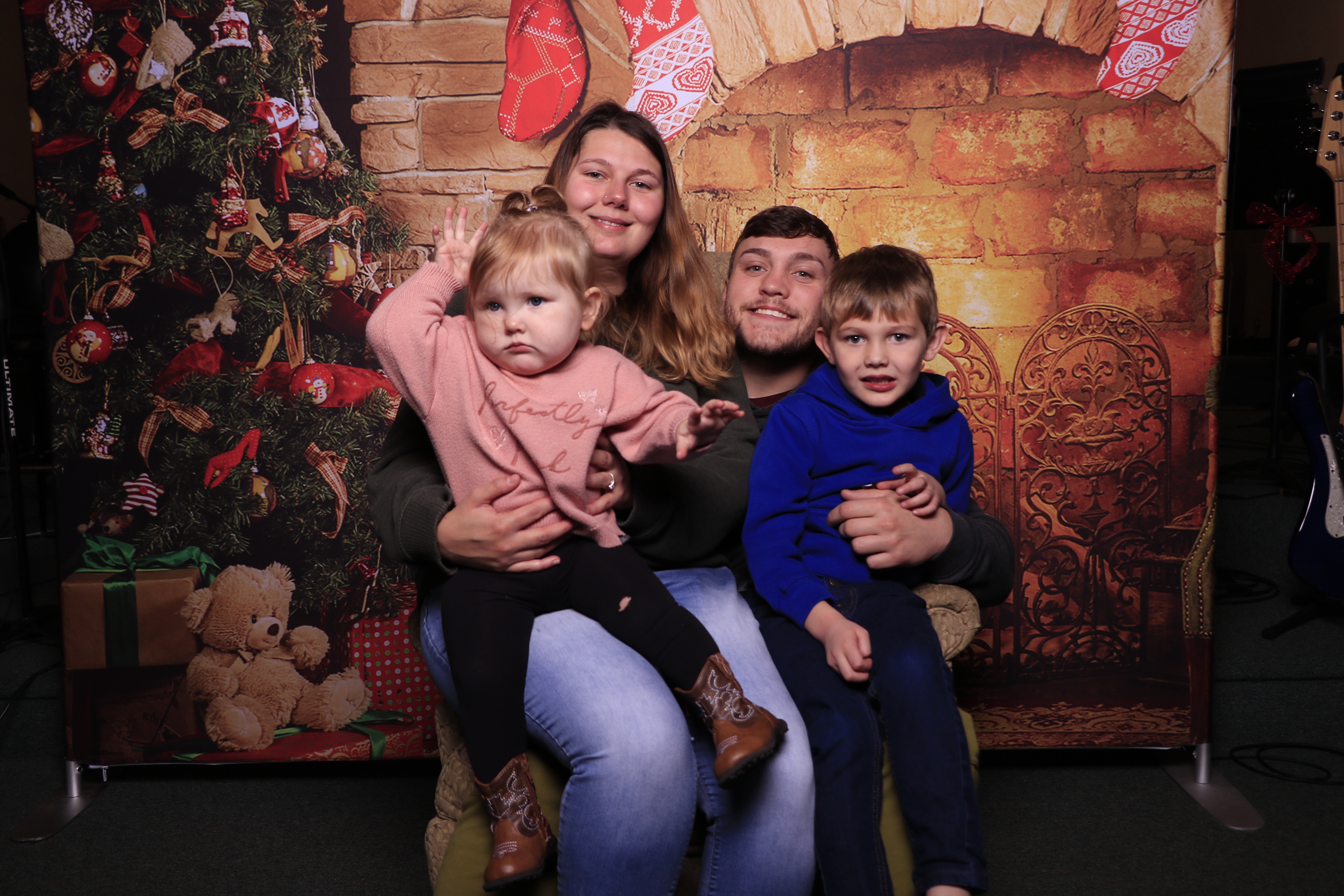 Donuts with Santa | View more photos from the event at gallery.photoboothcincy.com/u/PhotoBoothCincy/Donuts-with-Santa