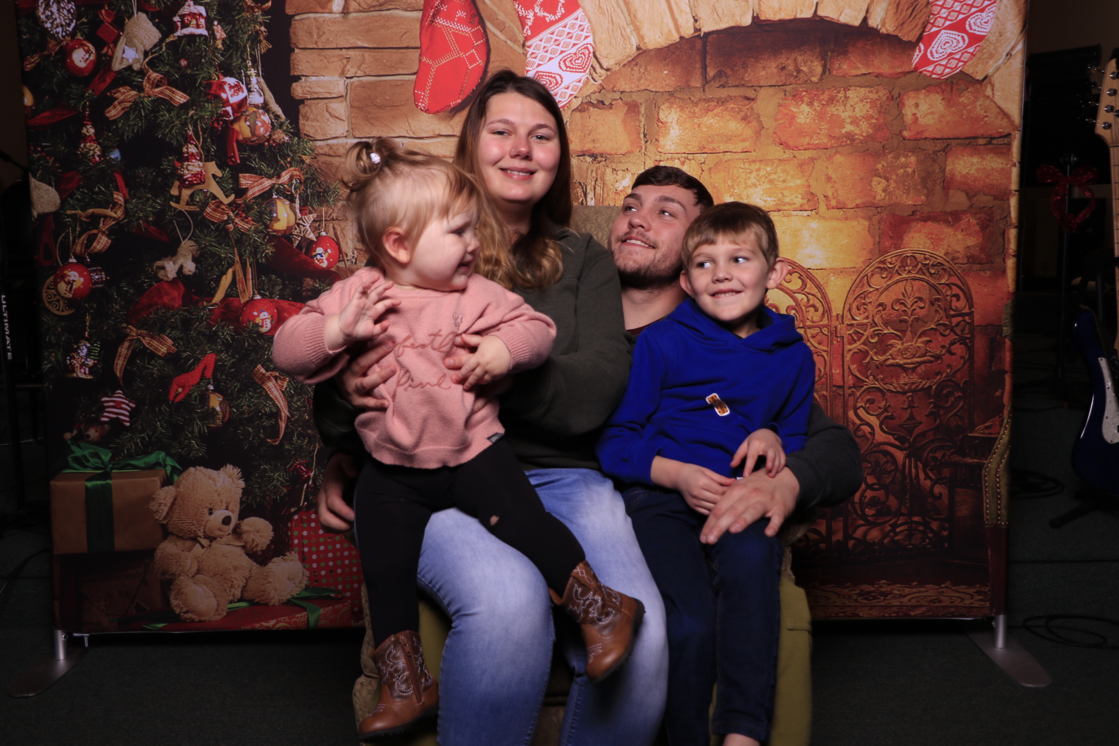 Donuts with Santa | View more photos from the event at gallery.photoboothcincy.com/u/PhotoBoothCincy/Donuts-with-Santa