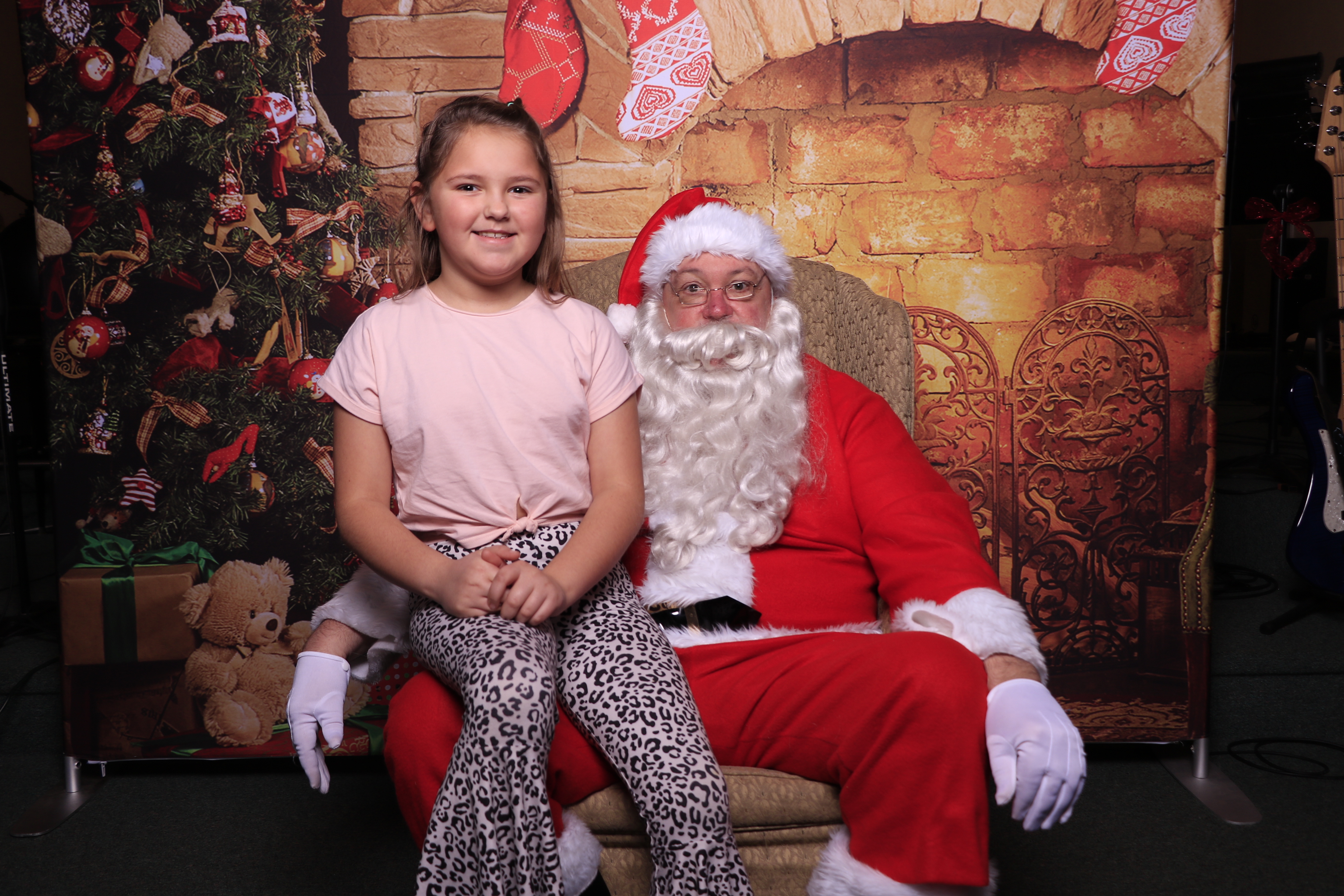 Donuts with Santa | View more photos from the event at gallery.photoboothcincy.com/u/PhotoBoothCincy/Donuts-with-Santa