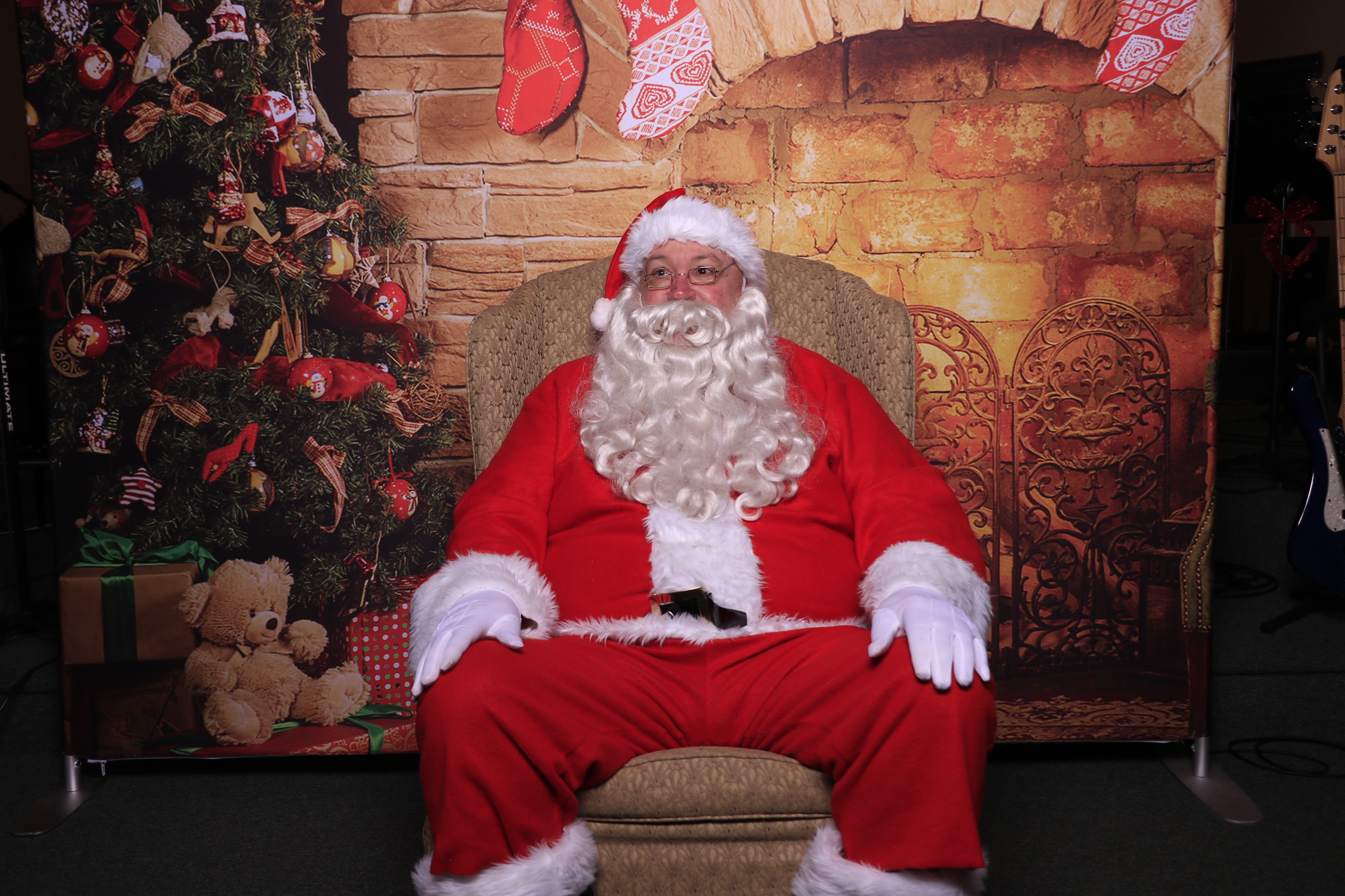 Donuts with Santa | View more photos from the event at gallery.photoboothcincy.com/u/PhotoBoothCincy/Donuts-with-Santa