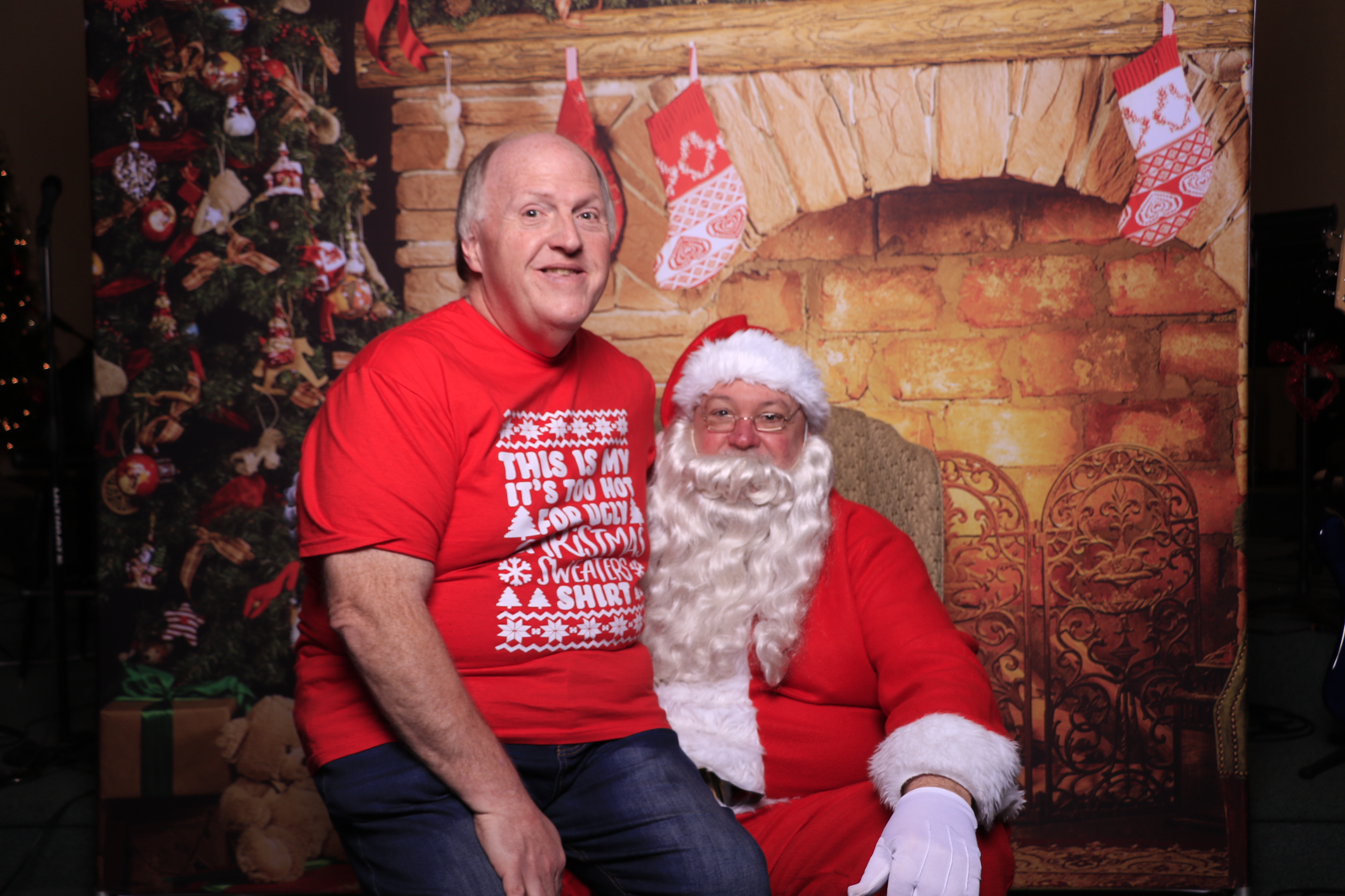 Donuts with Santa | View more photos from the event at gallery.photoboothcincy.com/u/PhotoBoothCincy/Donuts-with-Santa