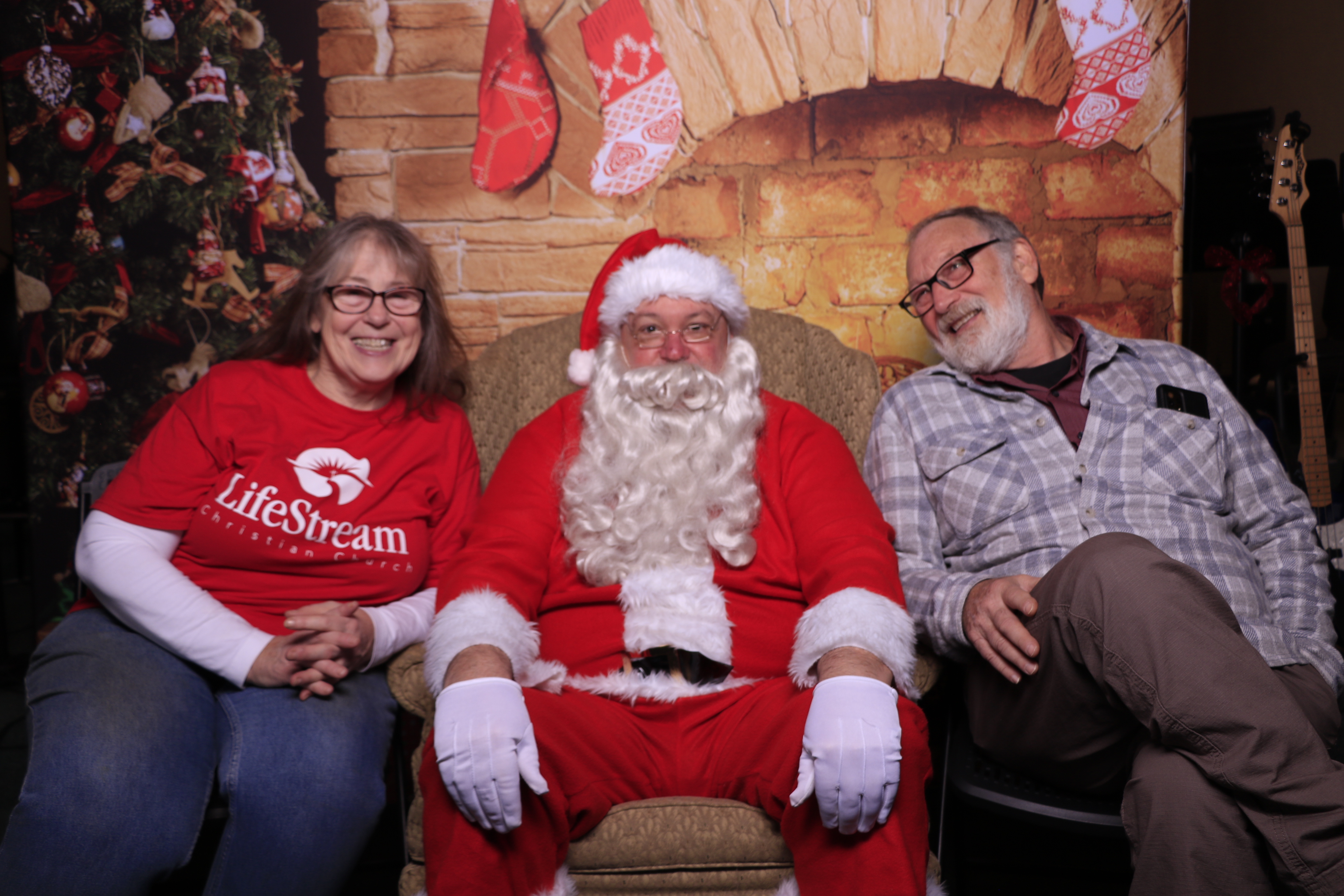 Donuts with Santa | View more photos from the event at gallery.photoboothcincy.com/u/PhotoBoothCincy/Donuts-with-Santa